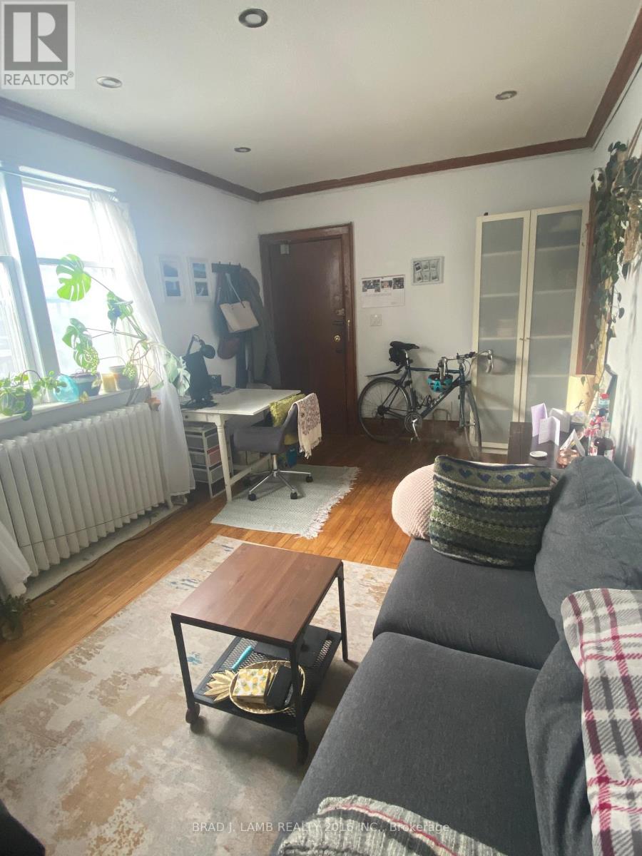 3 - 28 Springhurst Avenue Property Photo 3