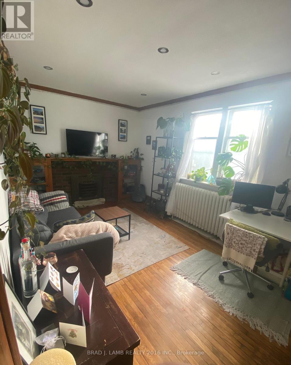 3 - 28 Springhurst Avenue Property Photo 5