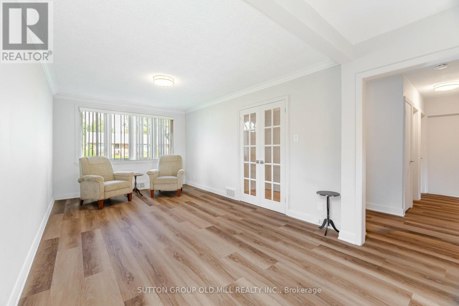 656 Hyacinthe Boulevard Property Photo 6