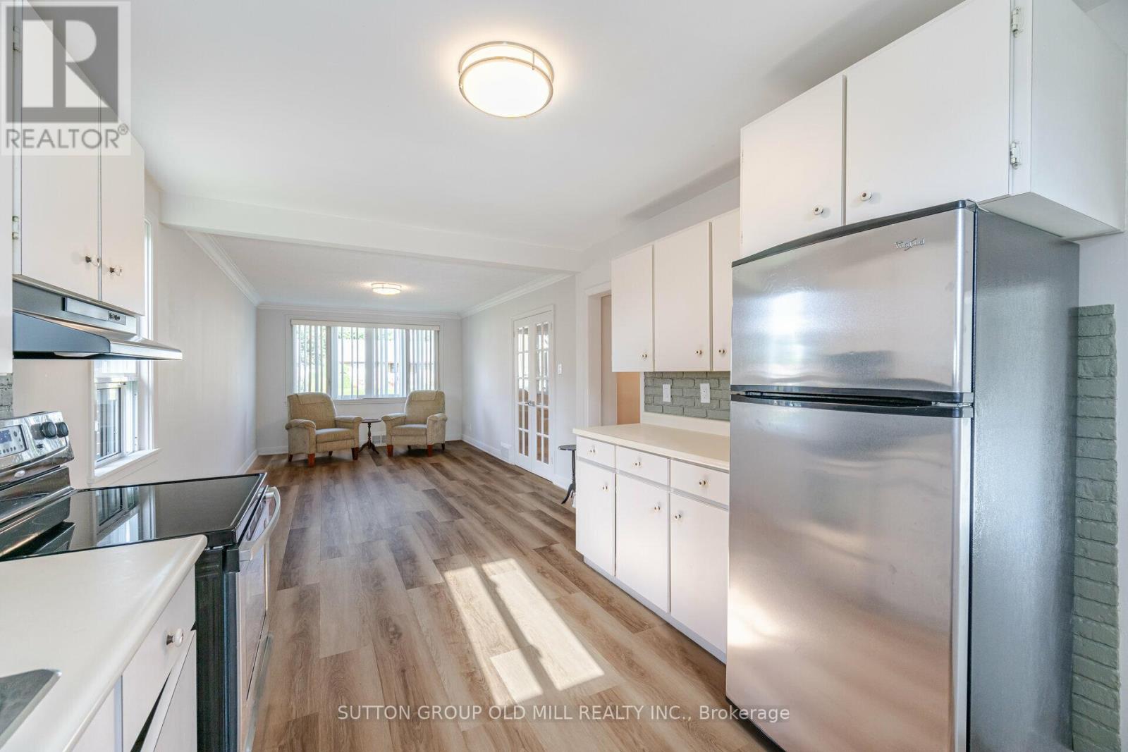 656 Hyacinthe Boulevard Property Photo 8