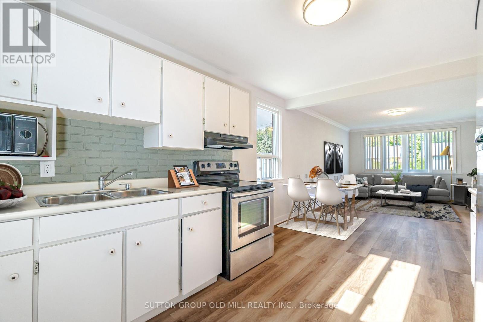 656 Hyacinthe Boulevard Property Photo 9