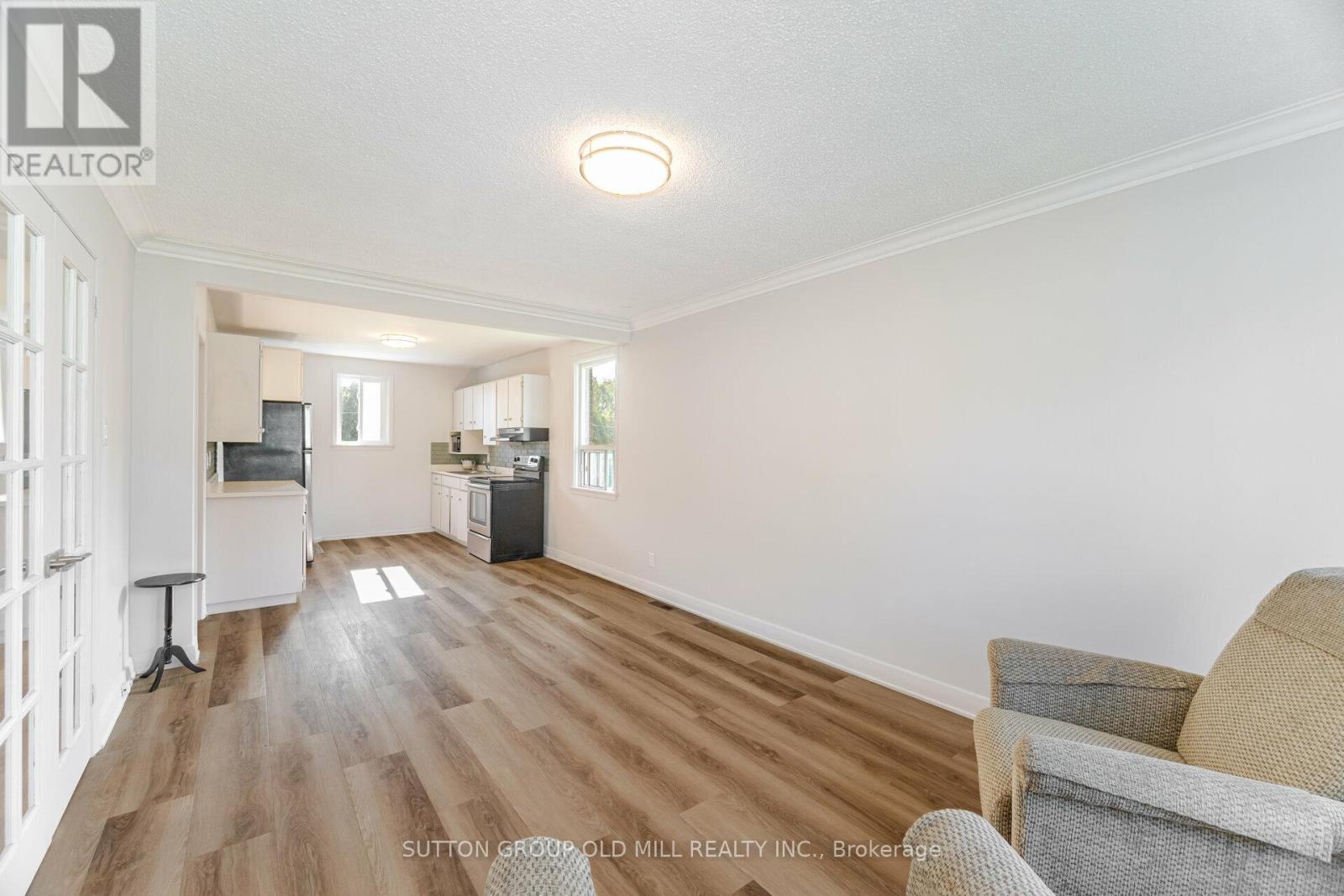 656 Hyacinthe Boulevard Property Photo 10