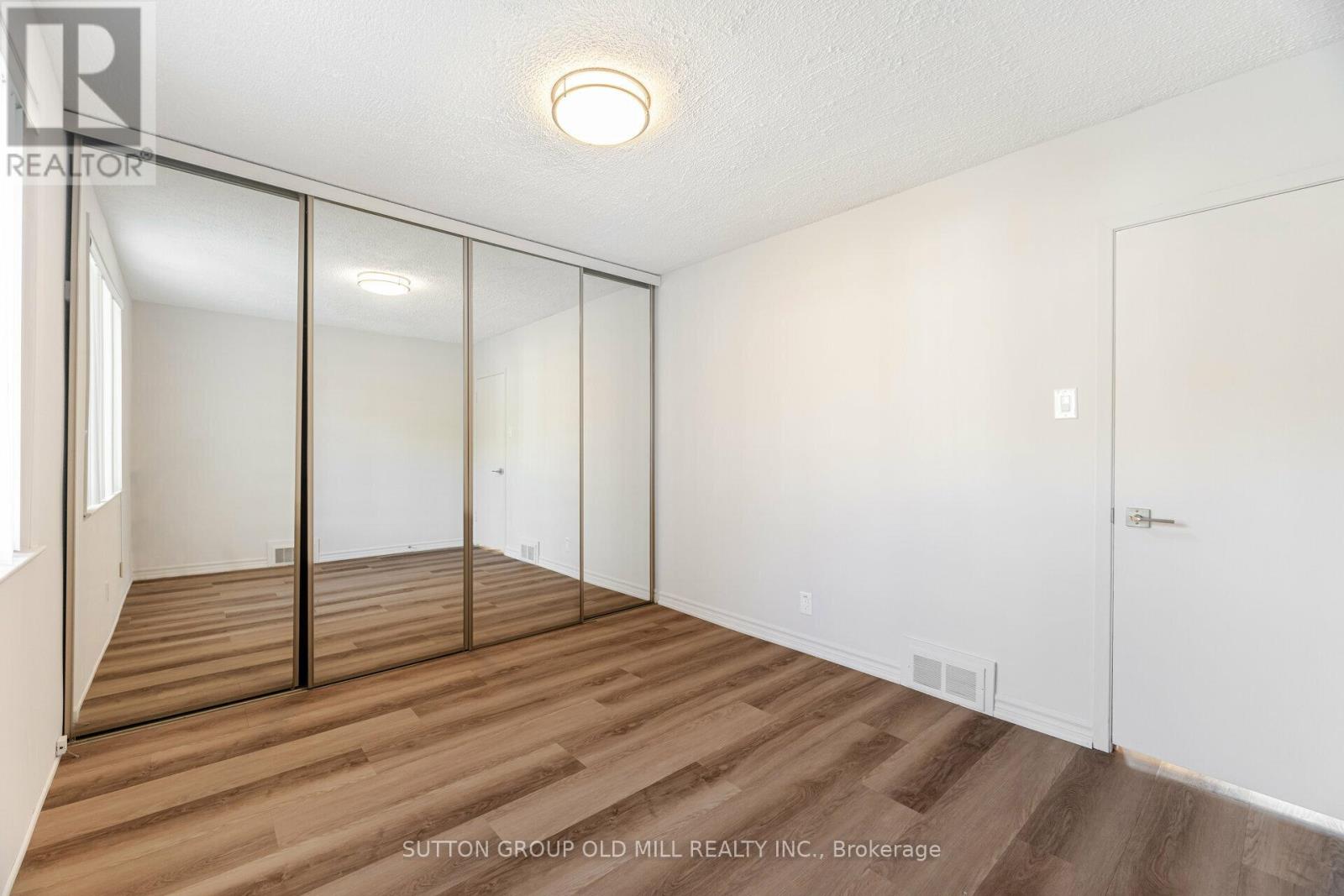 656 Hyacinthe Boulevard Property Photo 13