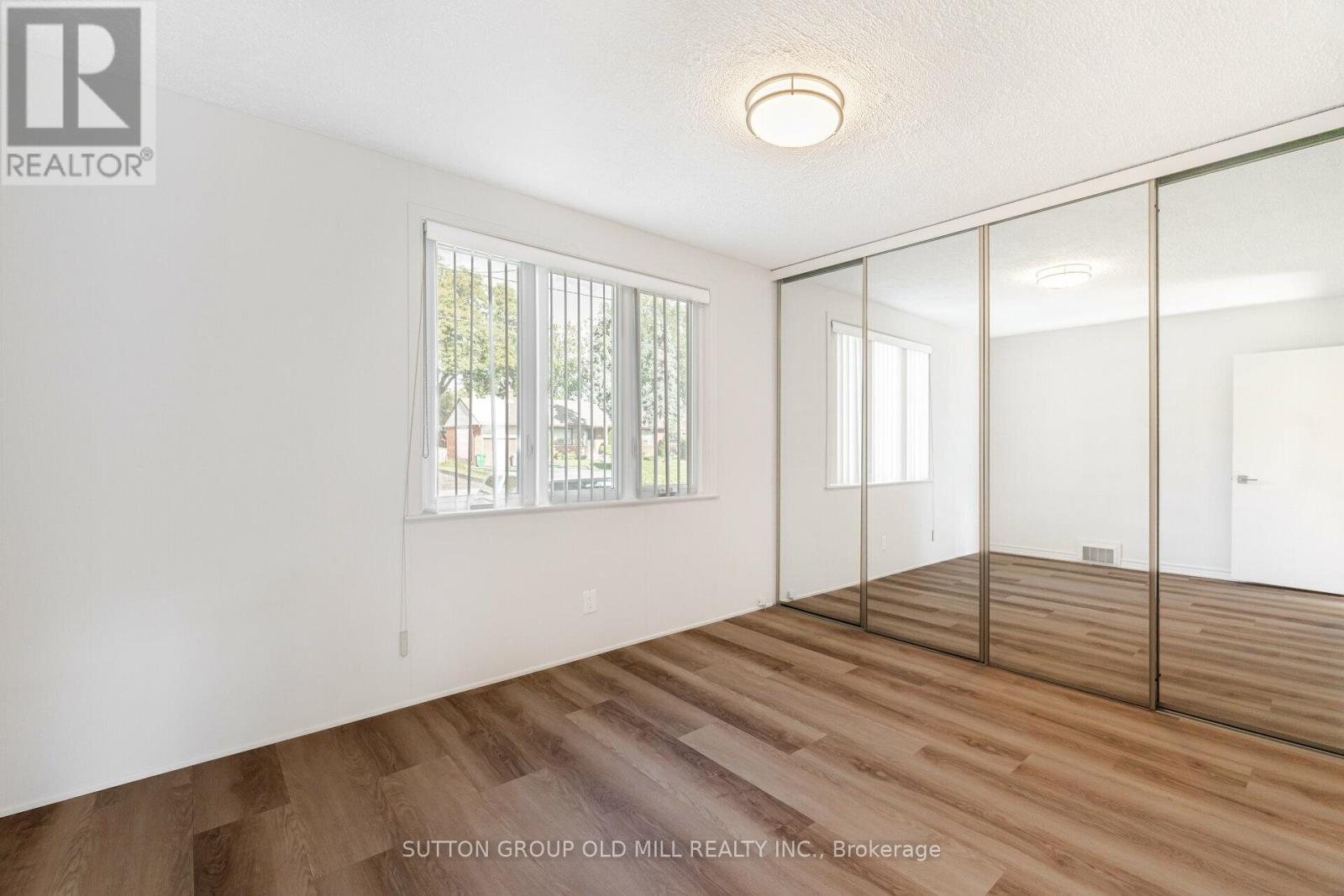 656 Hyacinthe Boulevard Property Photo 14