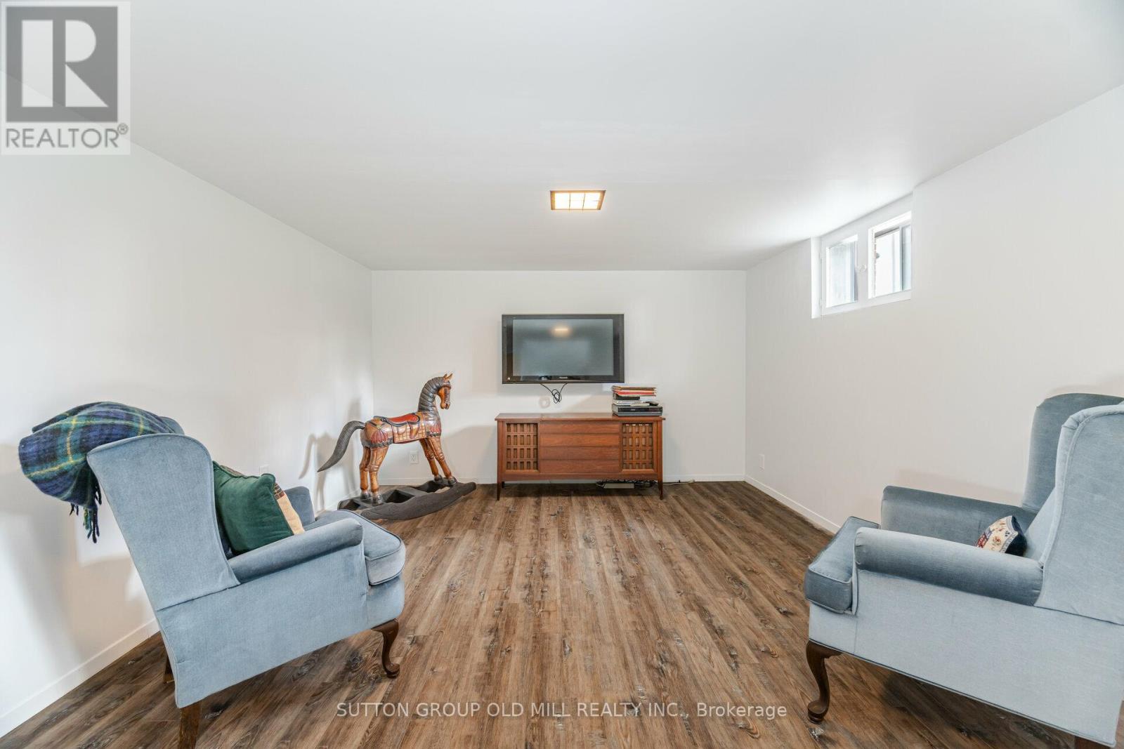 656 Hyacinthe Boulevard Property Photo 20