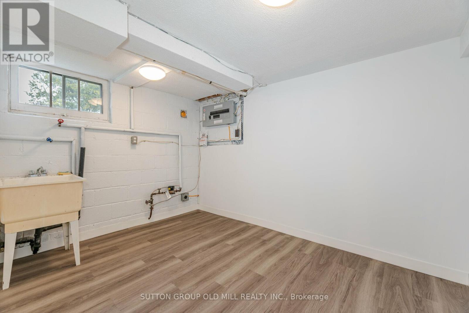 656 Hyacinthe Boulevard Property Photo 23