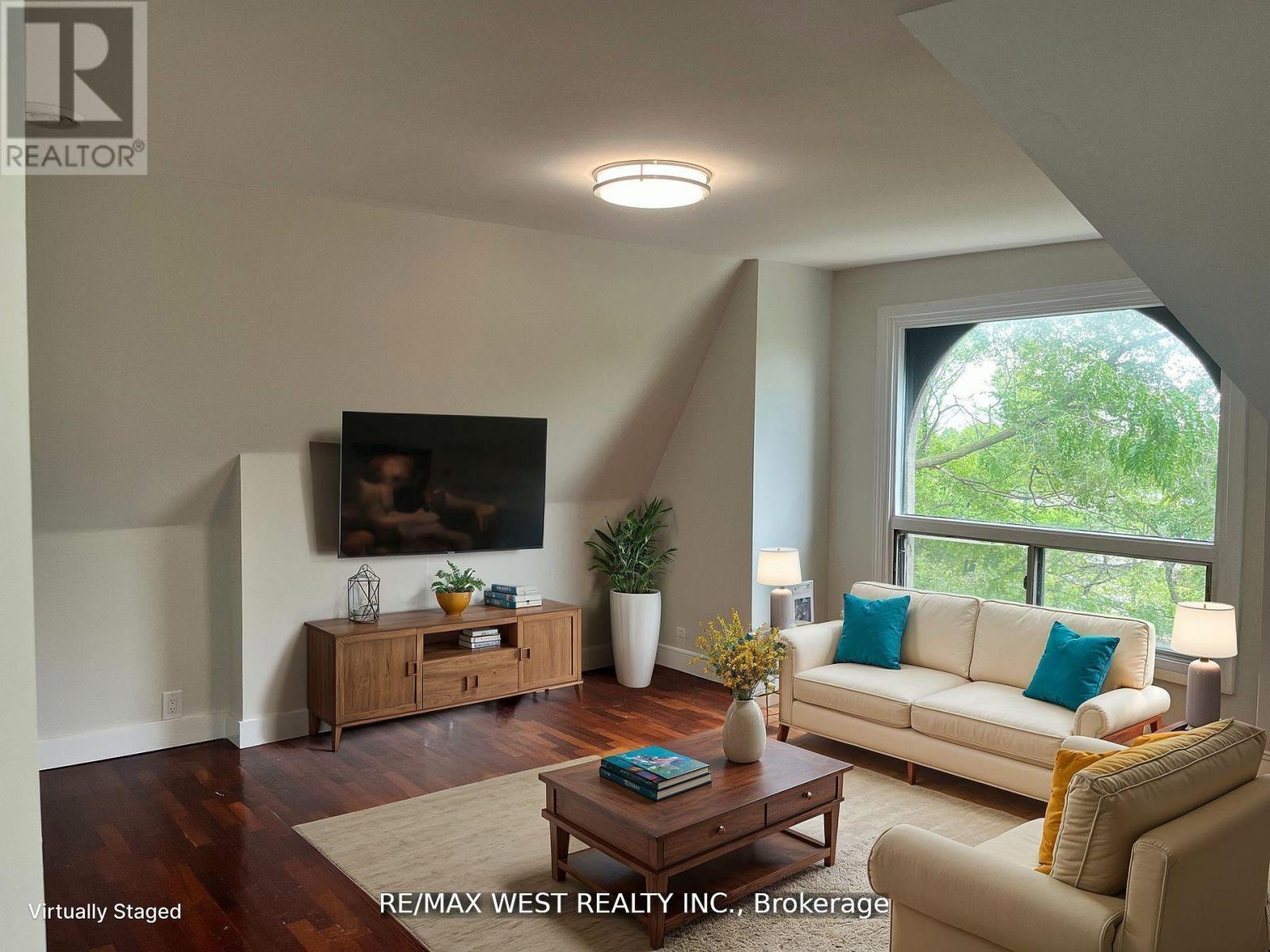 UNIT 4 - 96 SPRINGHURST AVENUE Property Photo 1