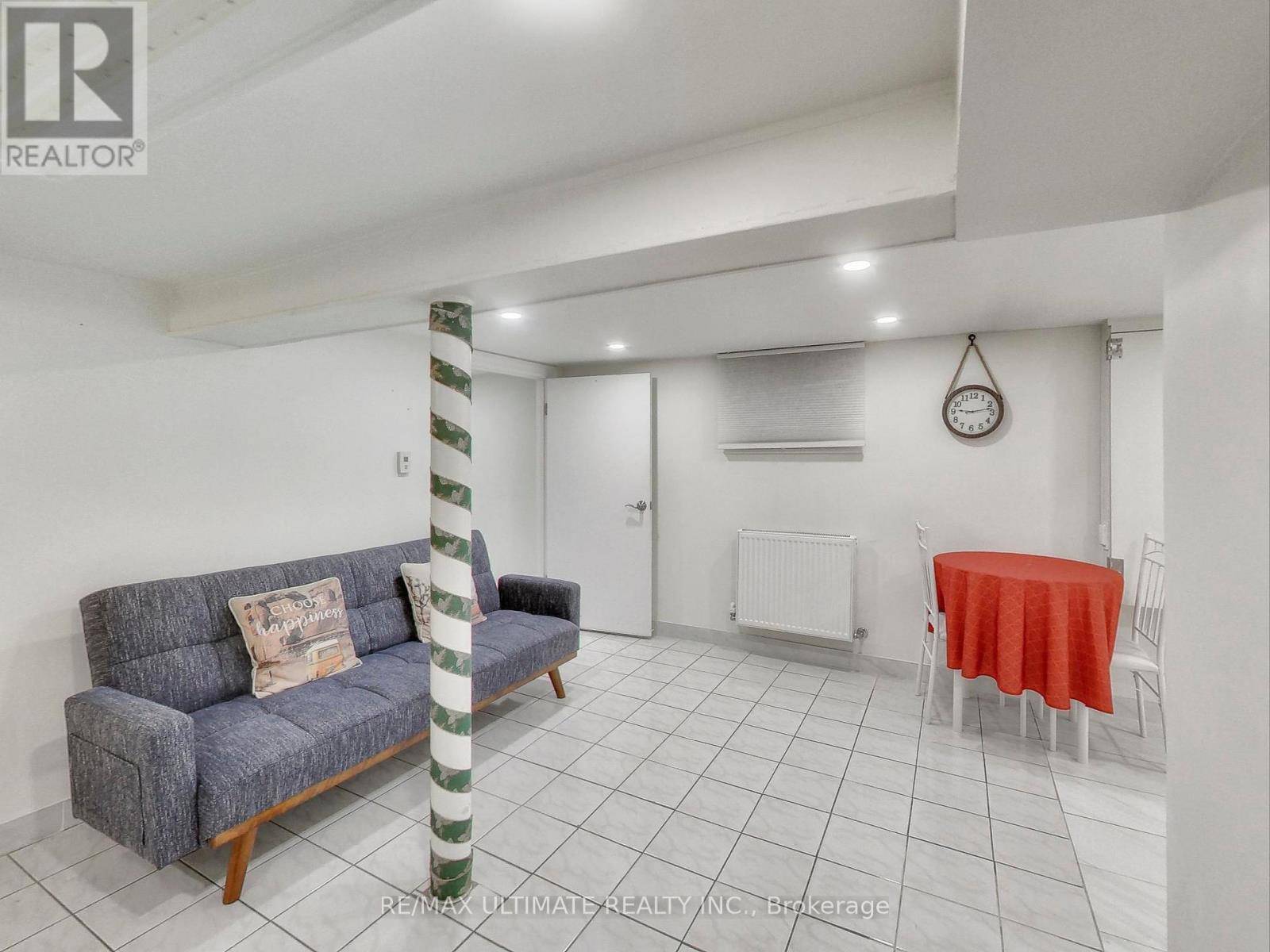 B - 1652 Dufferin Street Property Photo 10