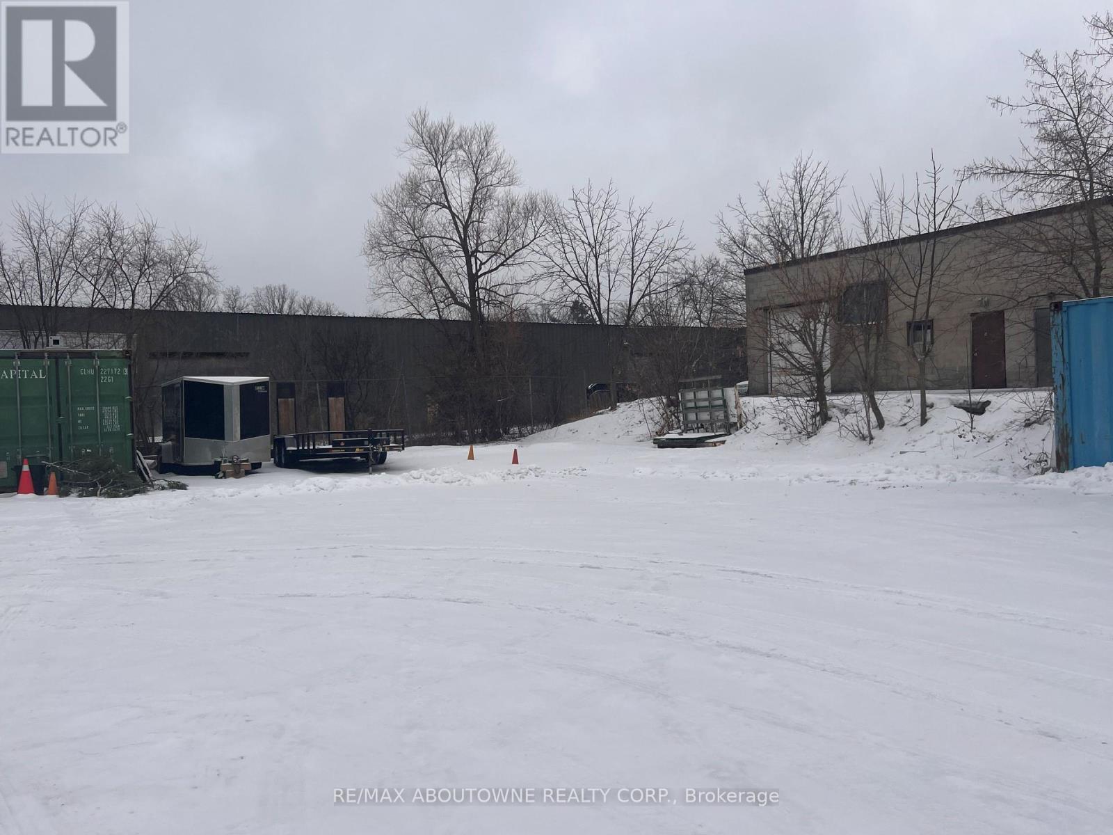2080 Speers Road Property Photo 4
