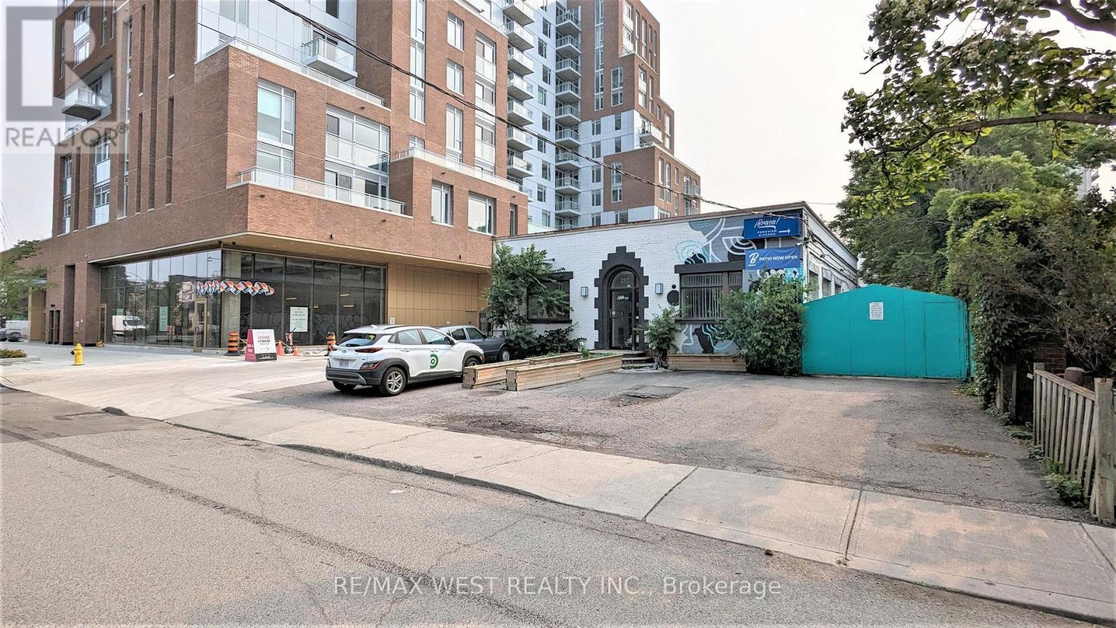 297 Campbell Avenue Property Photo