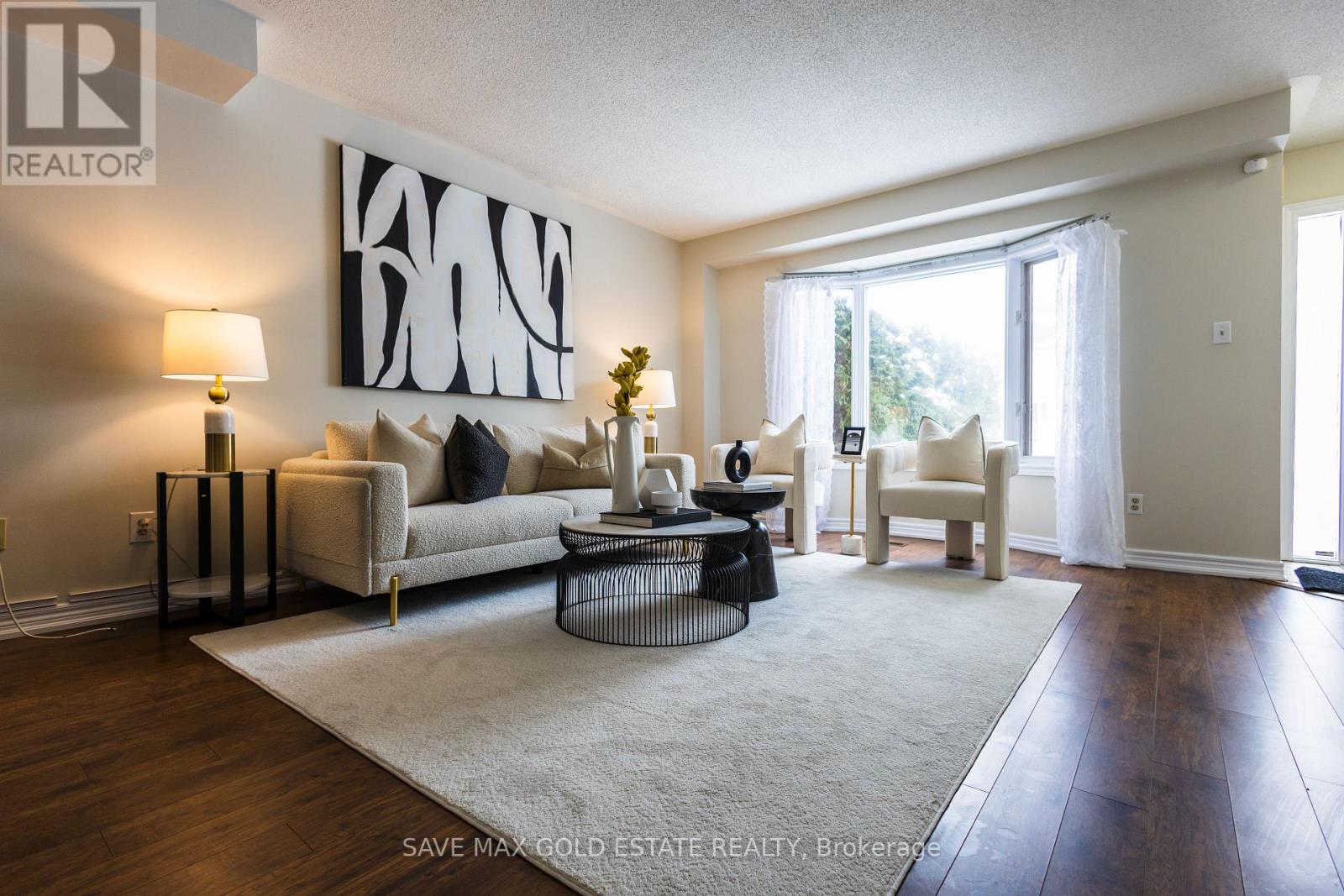 108 Glenashton Drive Property Photo 3