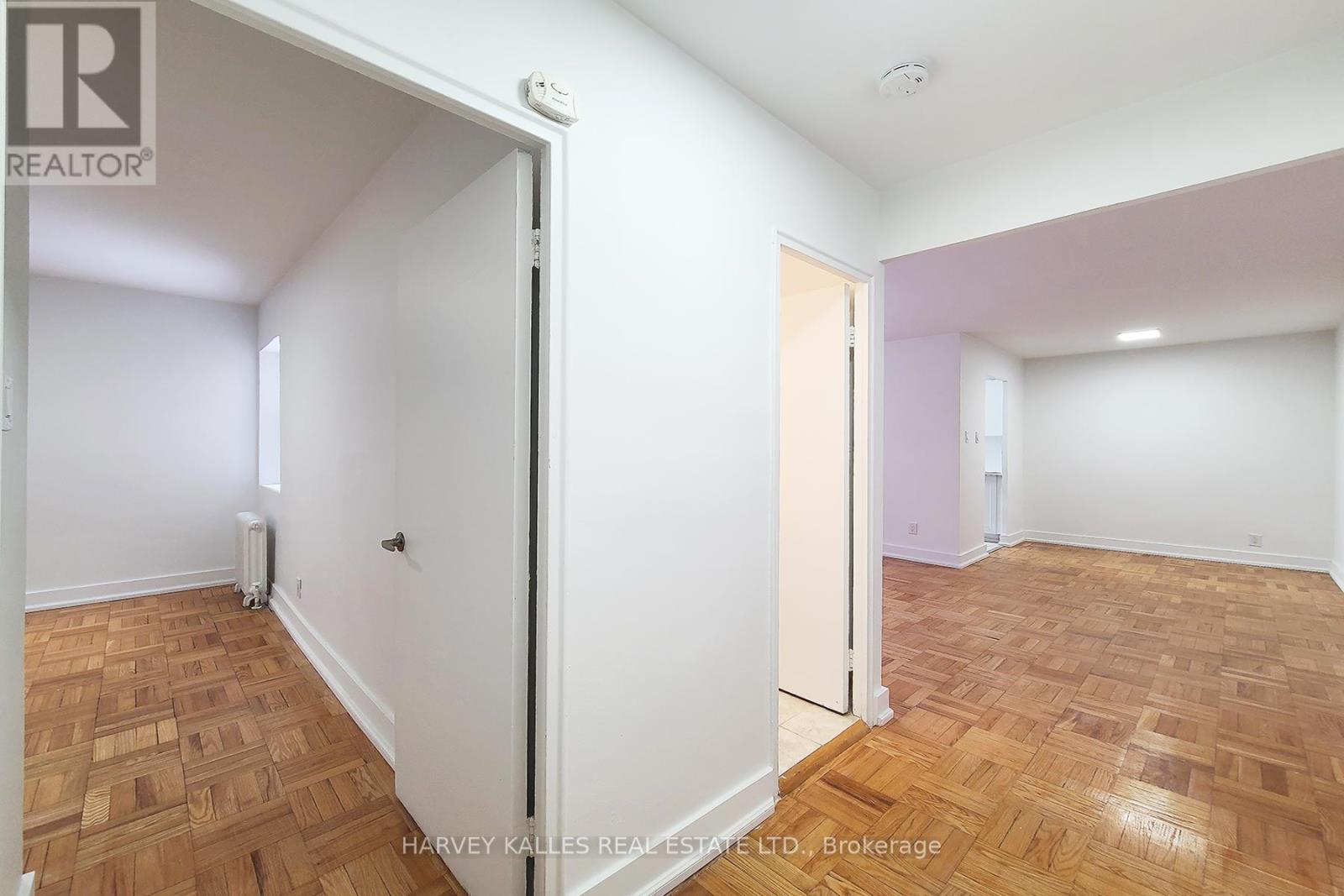 203 - 285 Park Lawn Road Property Photo 3