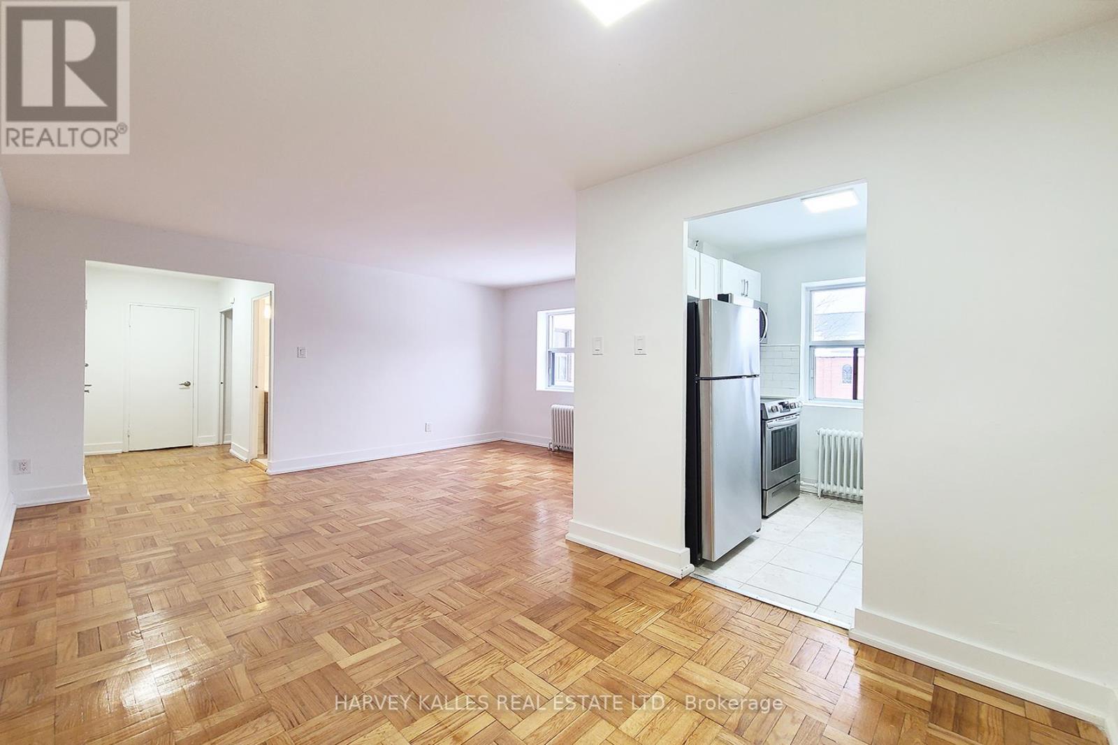 203 - 285 Park Lawn Road Property Photo 5