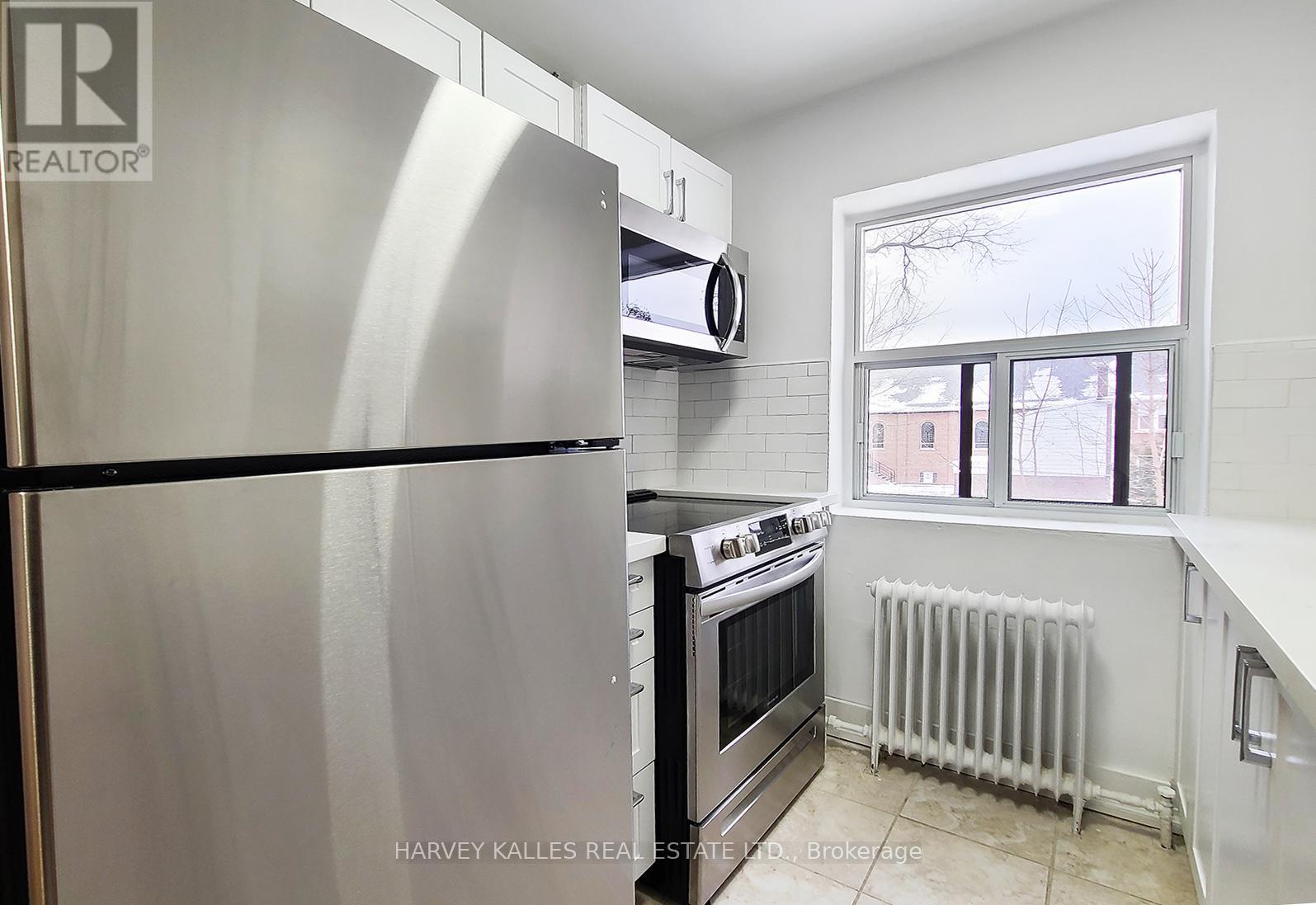 203 - 285 Park Lawn Road Property Photo 6