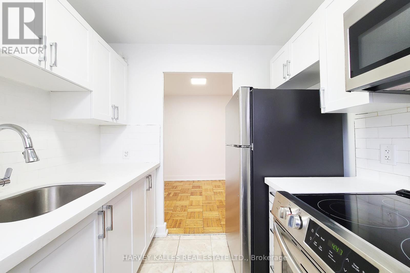 203 - 285 Park Lawn Road Property Photo 7