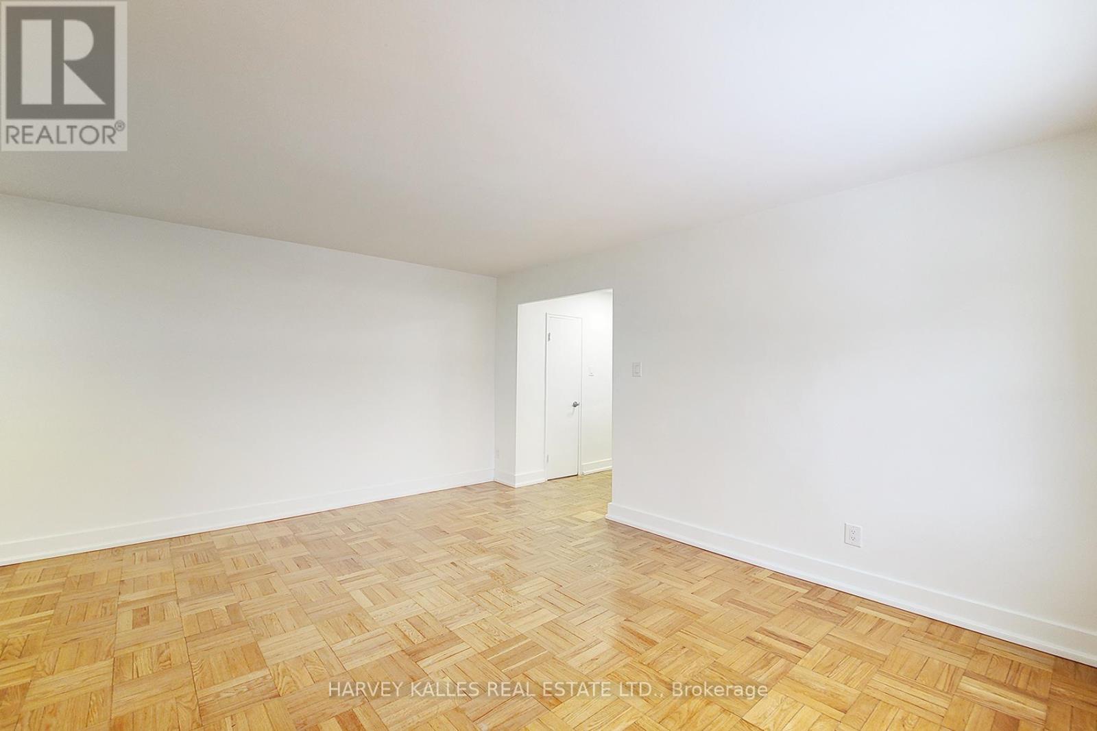 203 - 285 Park Lawn Road Property Photo 9