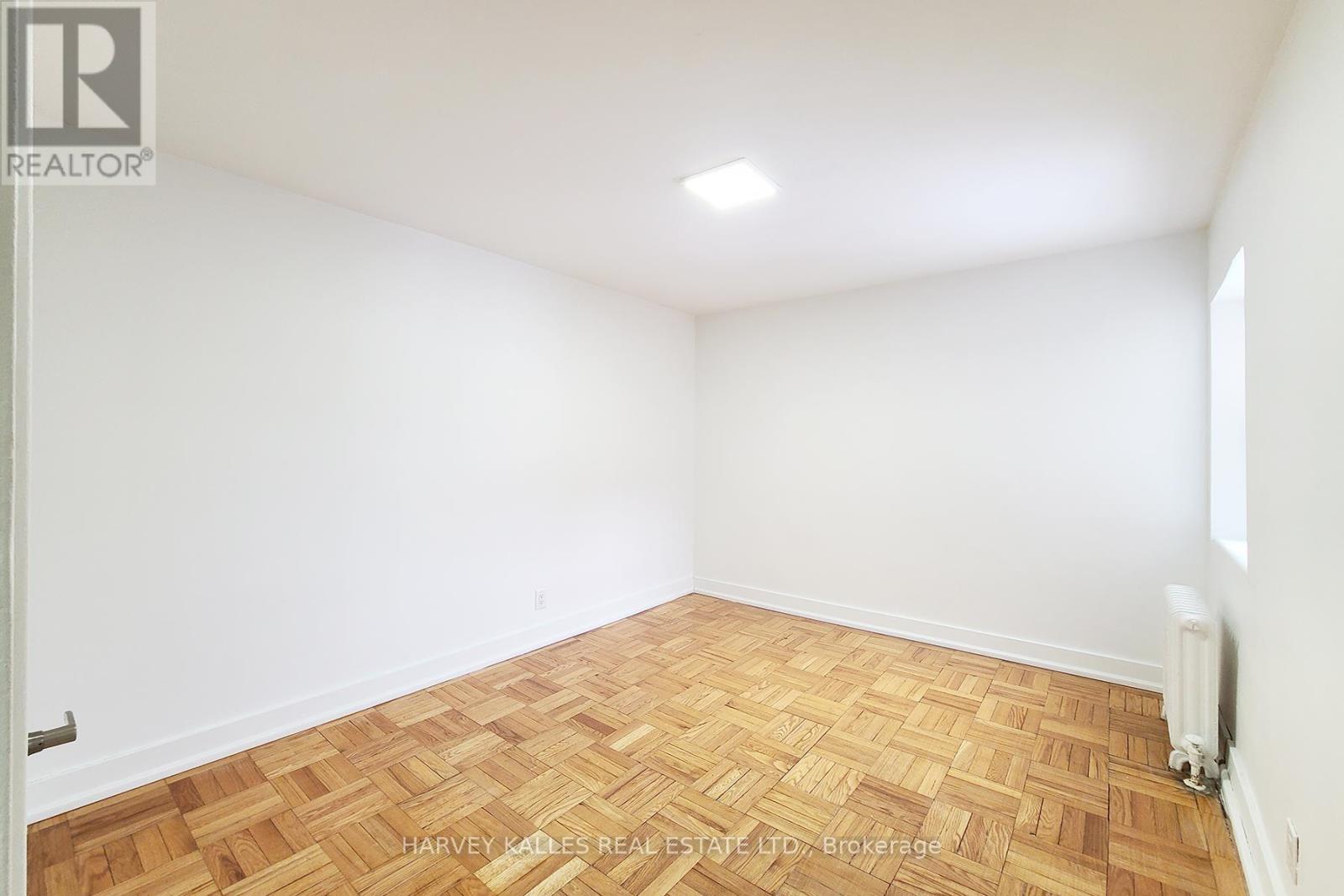 203 - 285 Park Lawn Road Property Photo 10
