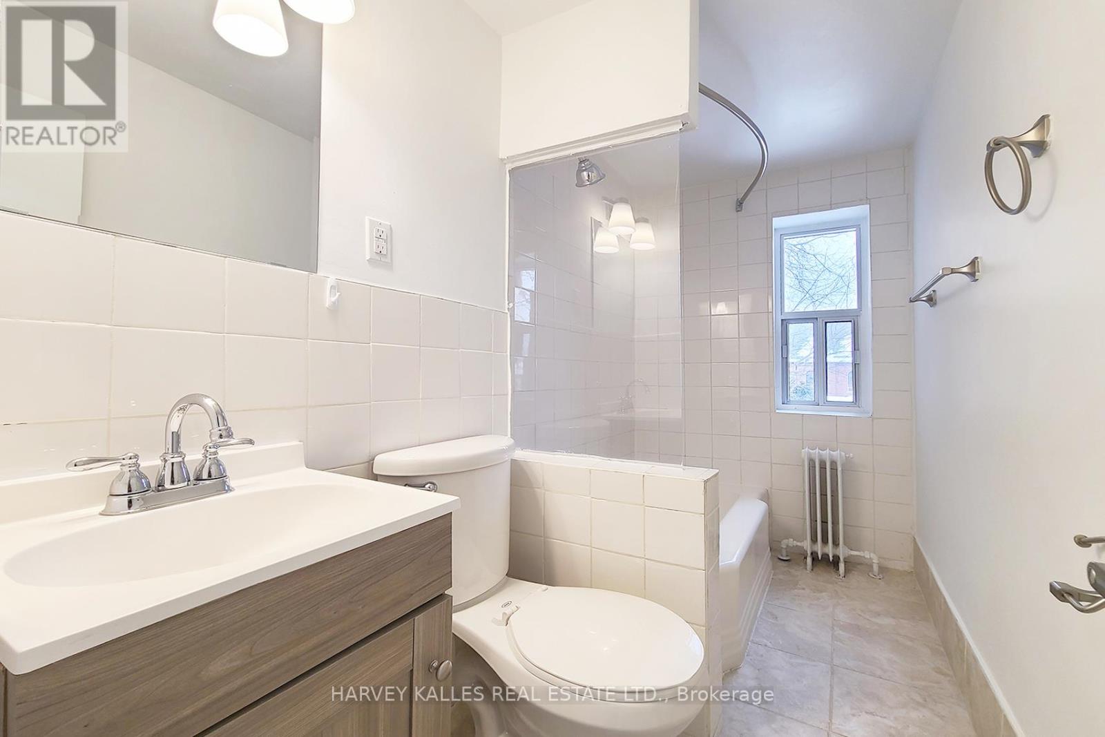 203 - 285 Park Lawn Road Property Photo 11