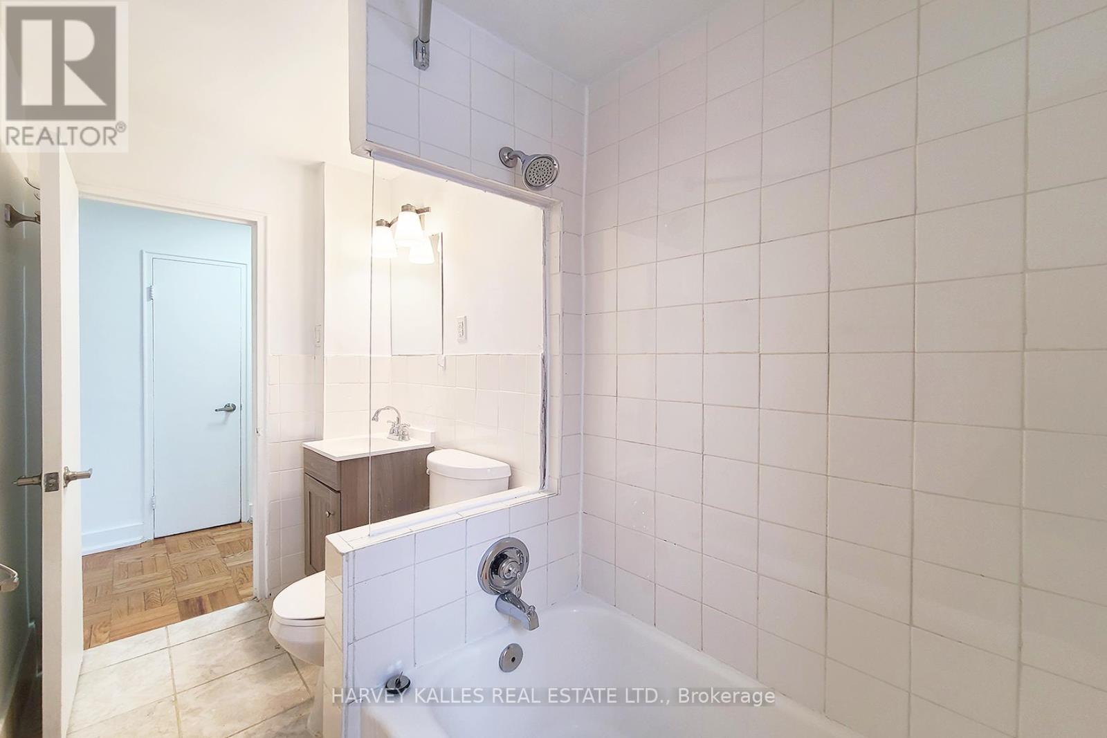 203 - 285 Park Lawn Road Property Photo 12