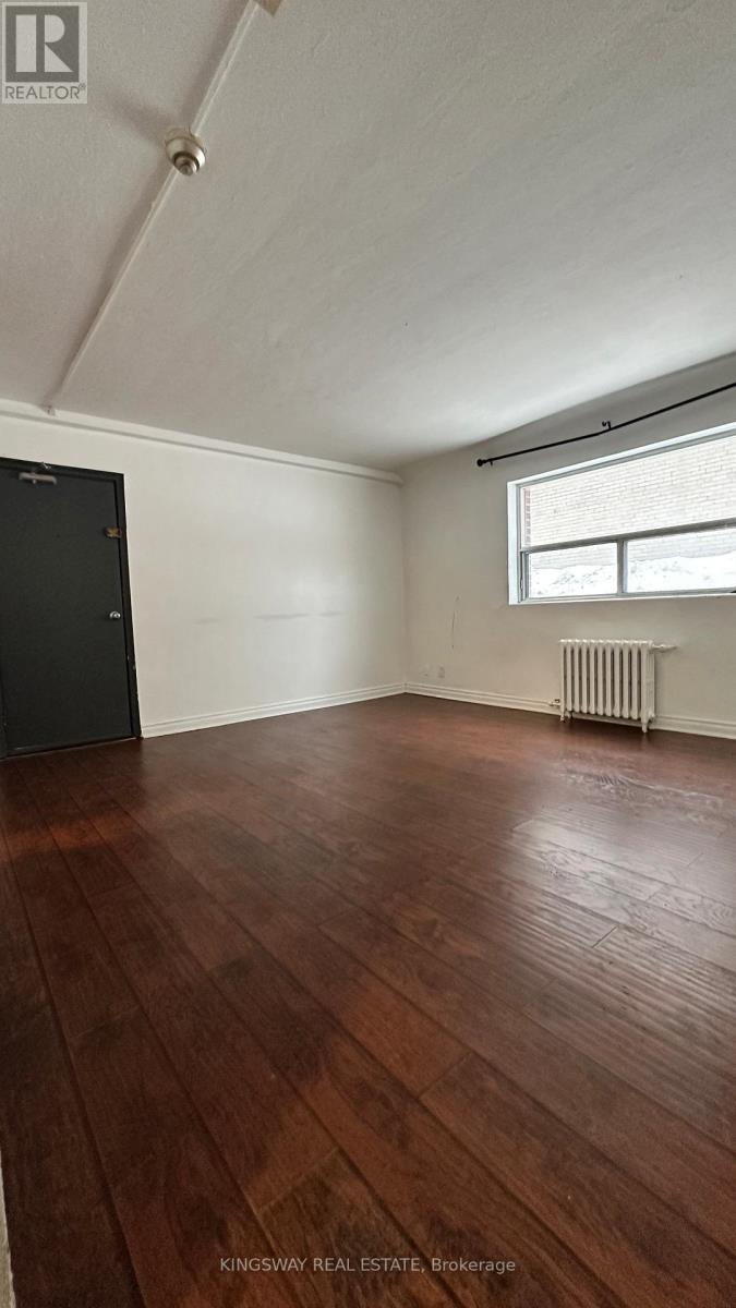 1 - 312 Lakeshore Road E Property Photo 3