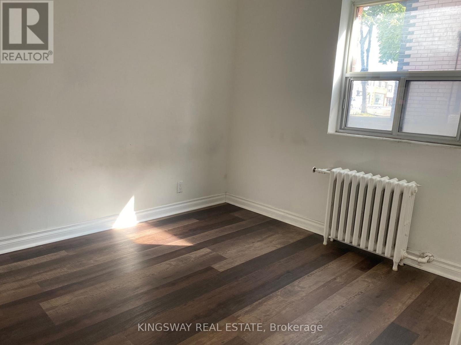 1 - 312 Lakeshore Road E Property Photo 6