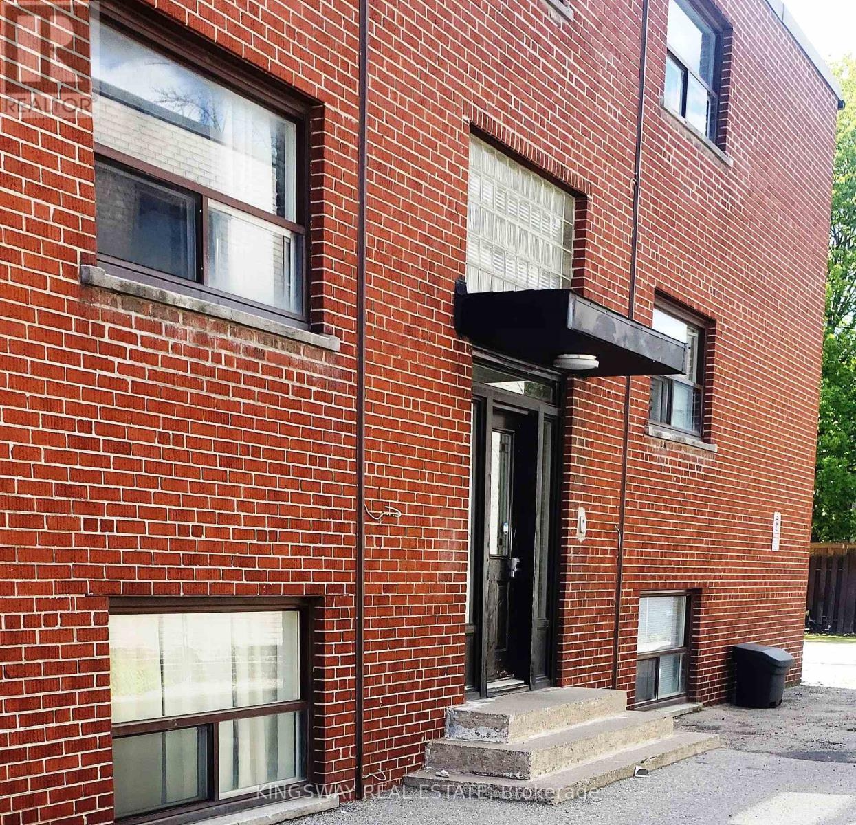 1 - 312 Lakeshore Road E Property Photo 8