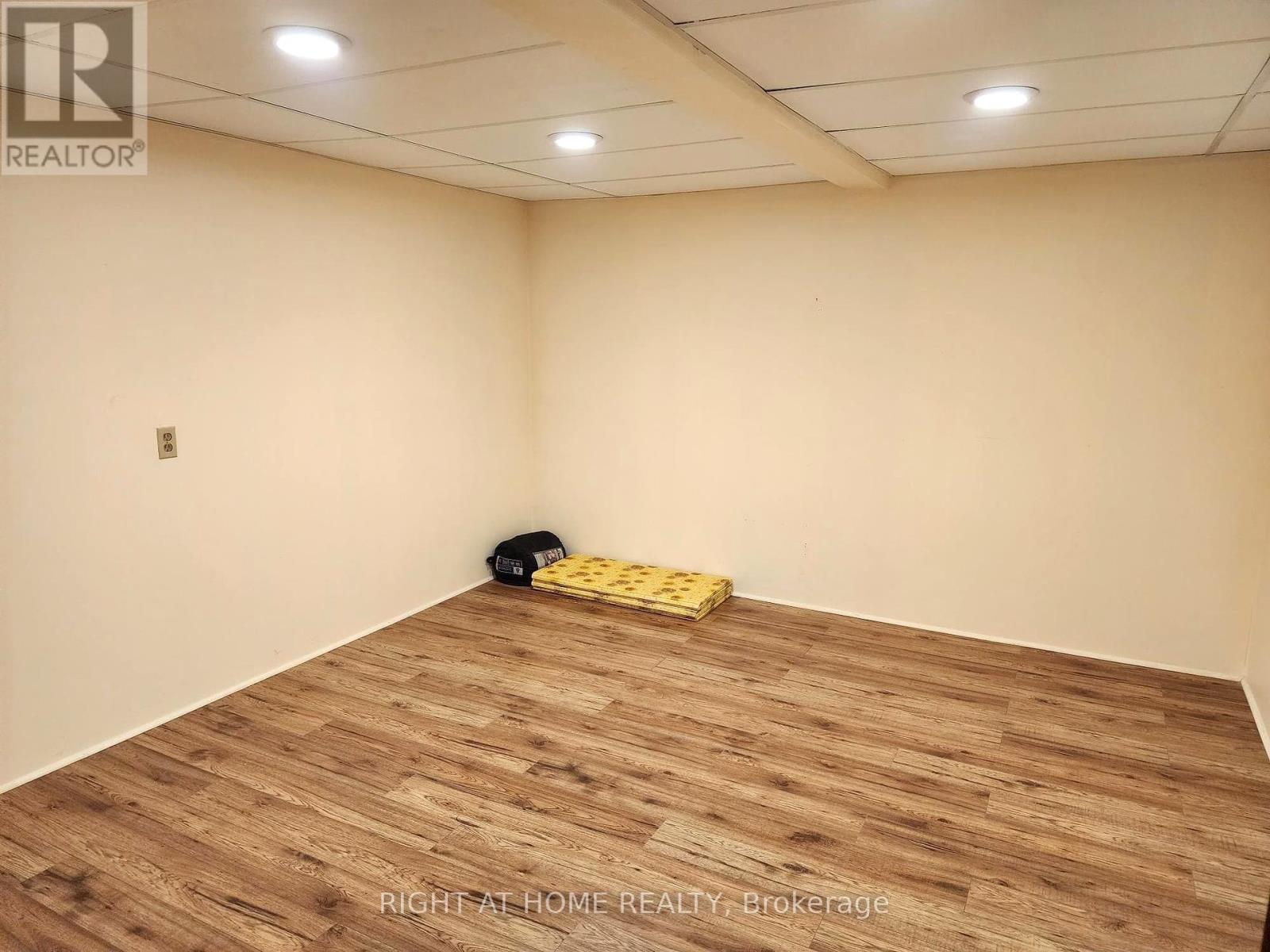 C9 - 7171 Torbram Road Property Photo 8