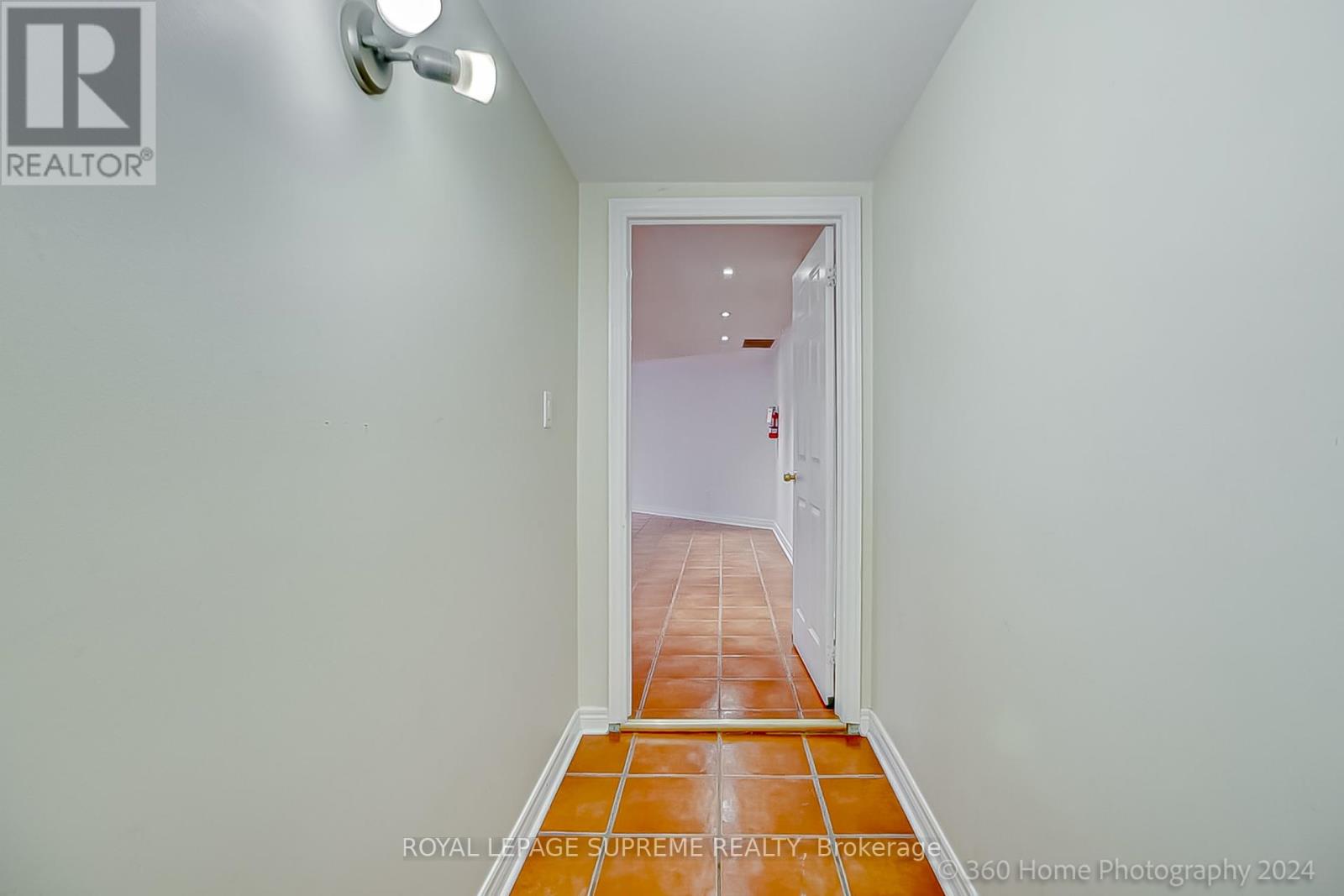 14 - 1444 Dupont Street Property Photo 14