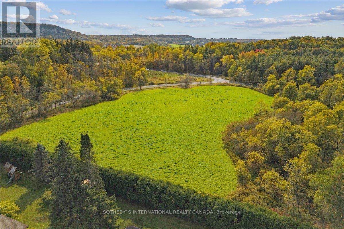 9 Walkers Line Property Photo 6