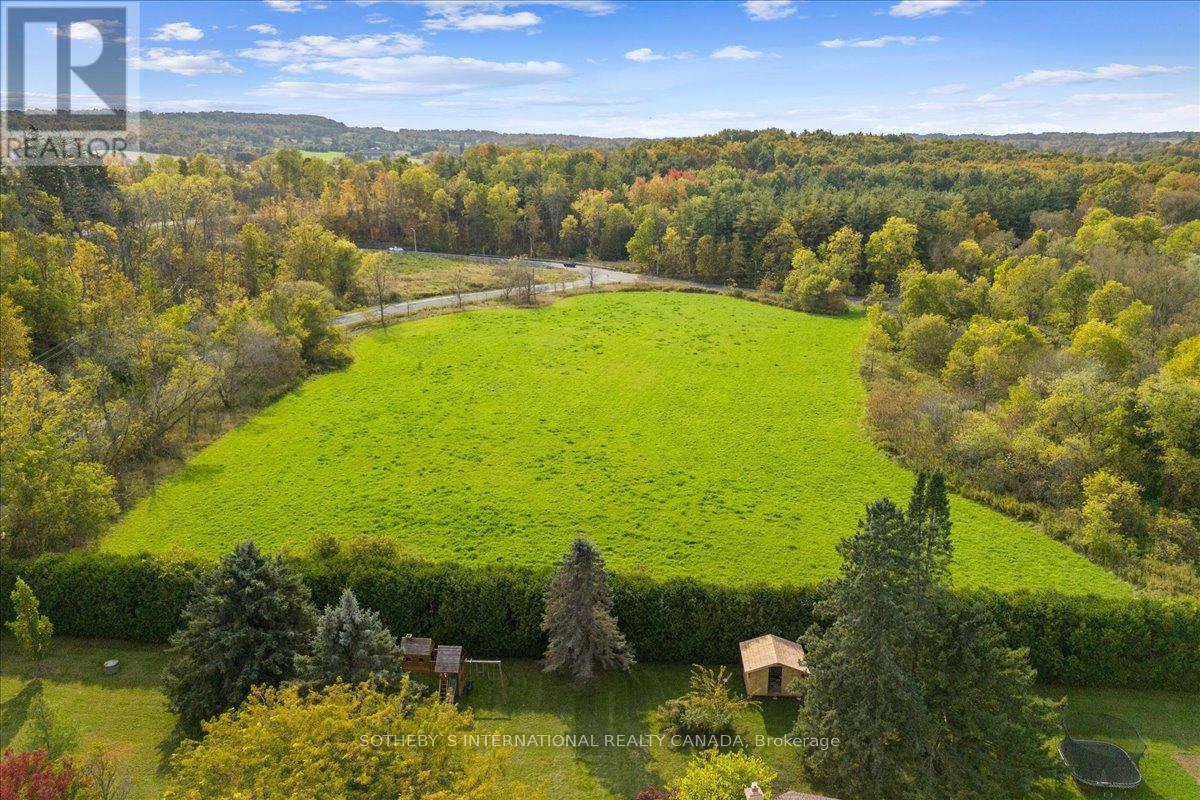9 Walkers Line Property Photo 7