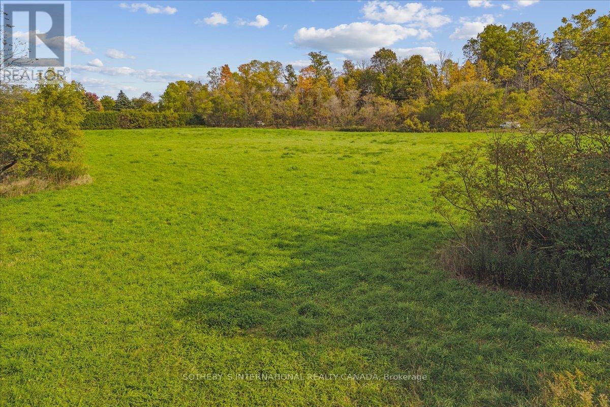 9 Walkers Line Property Photo 13
