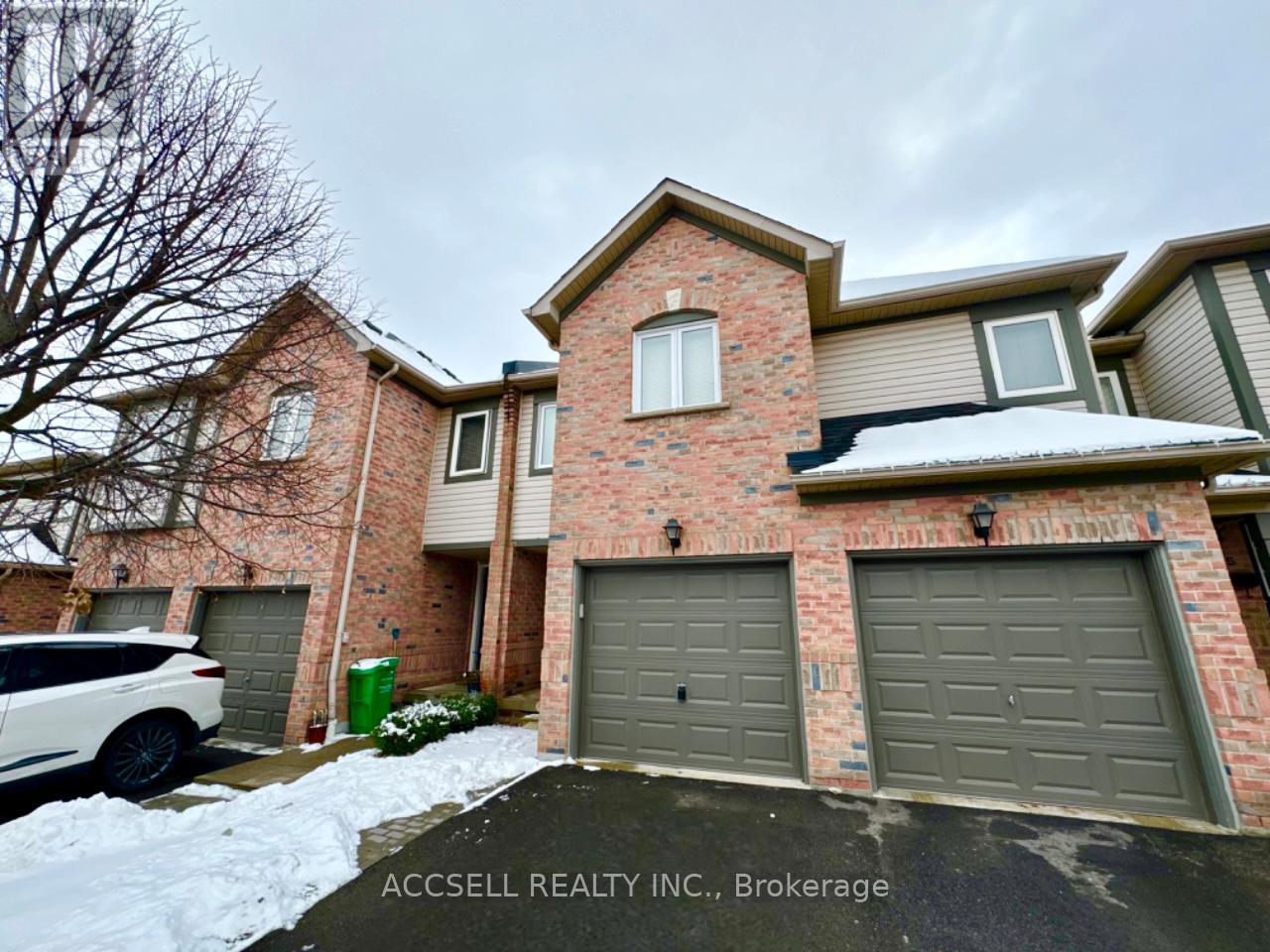 11 - 4600 Kimbermount Avenue Property Photo 1