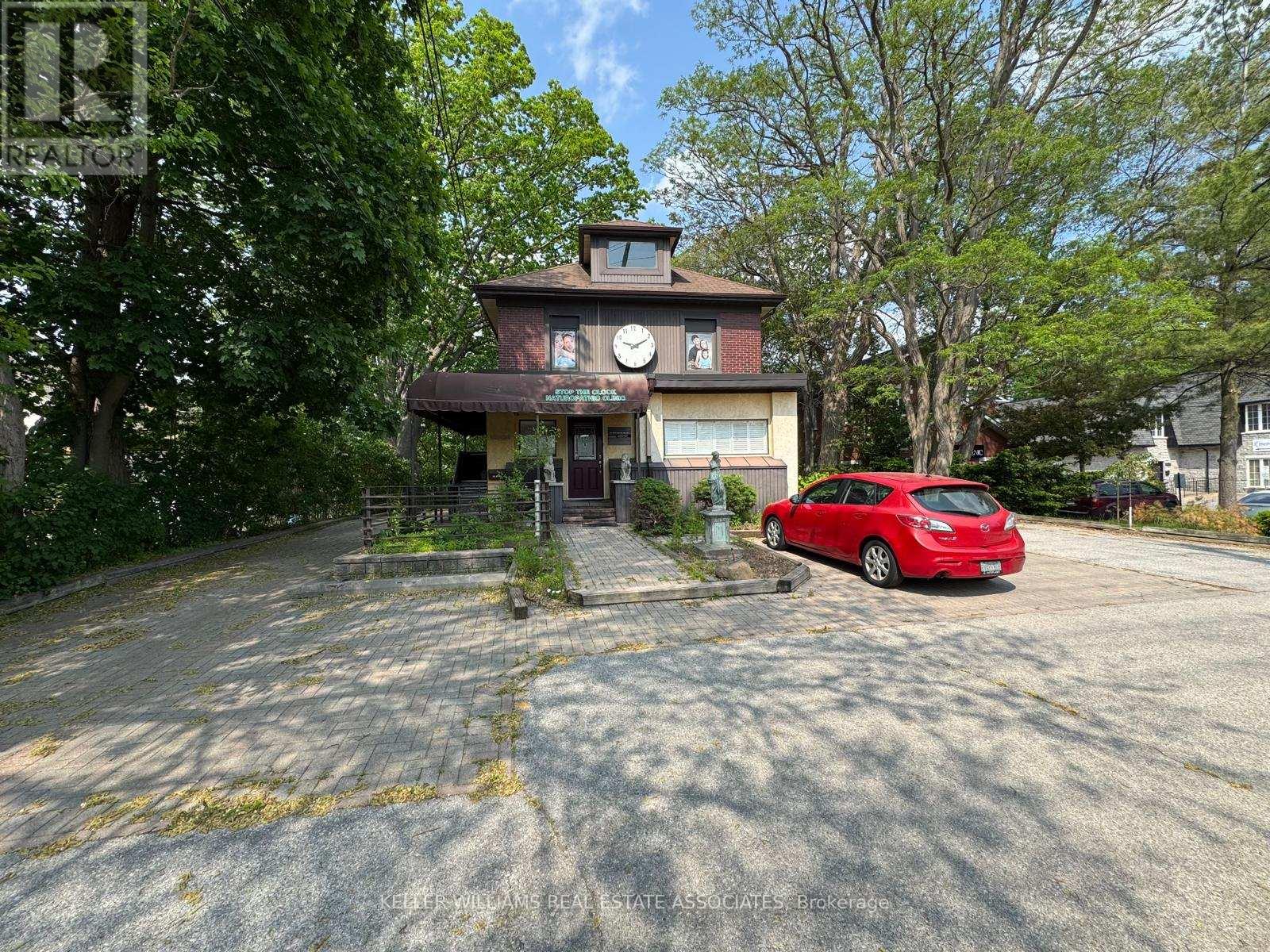 207 - 1553 Hurontario Street Property Photo 1
