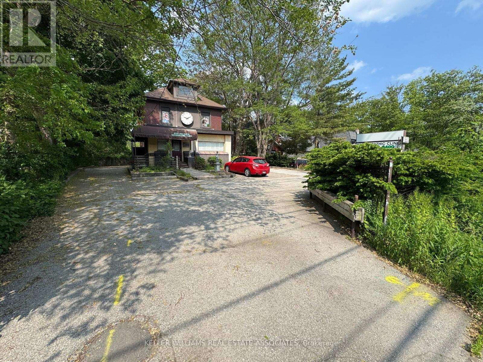207 - 1553 Hurontario Street Property Photo 3