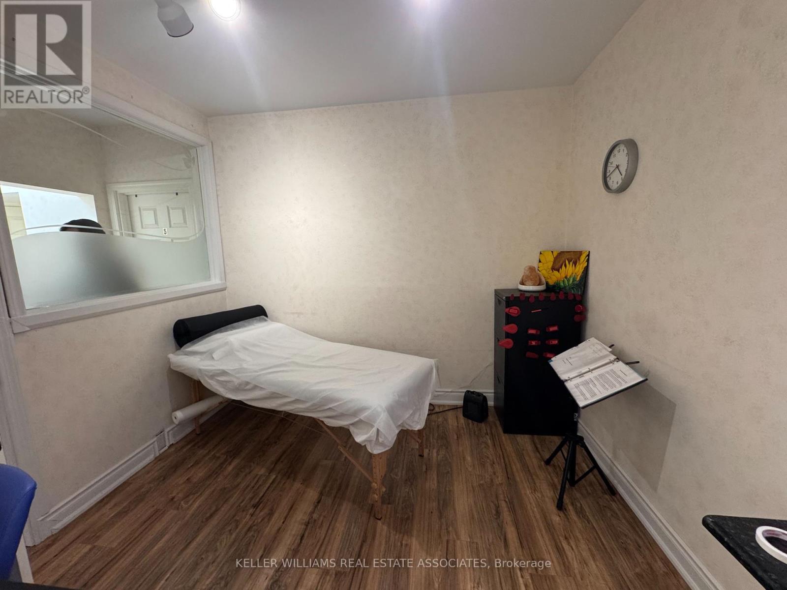 207 - 1553 Hurontario Street Property Photo 6
