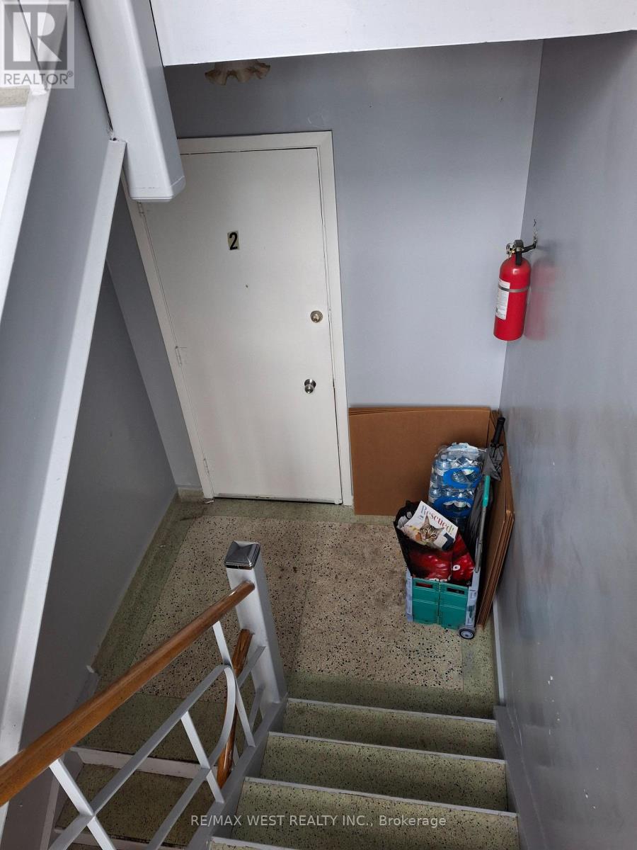 2609 Keele St Property Photo 3