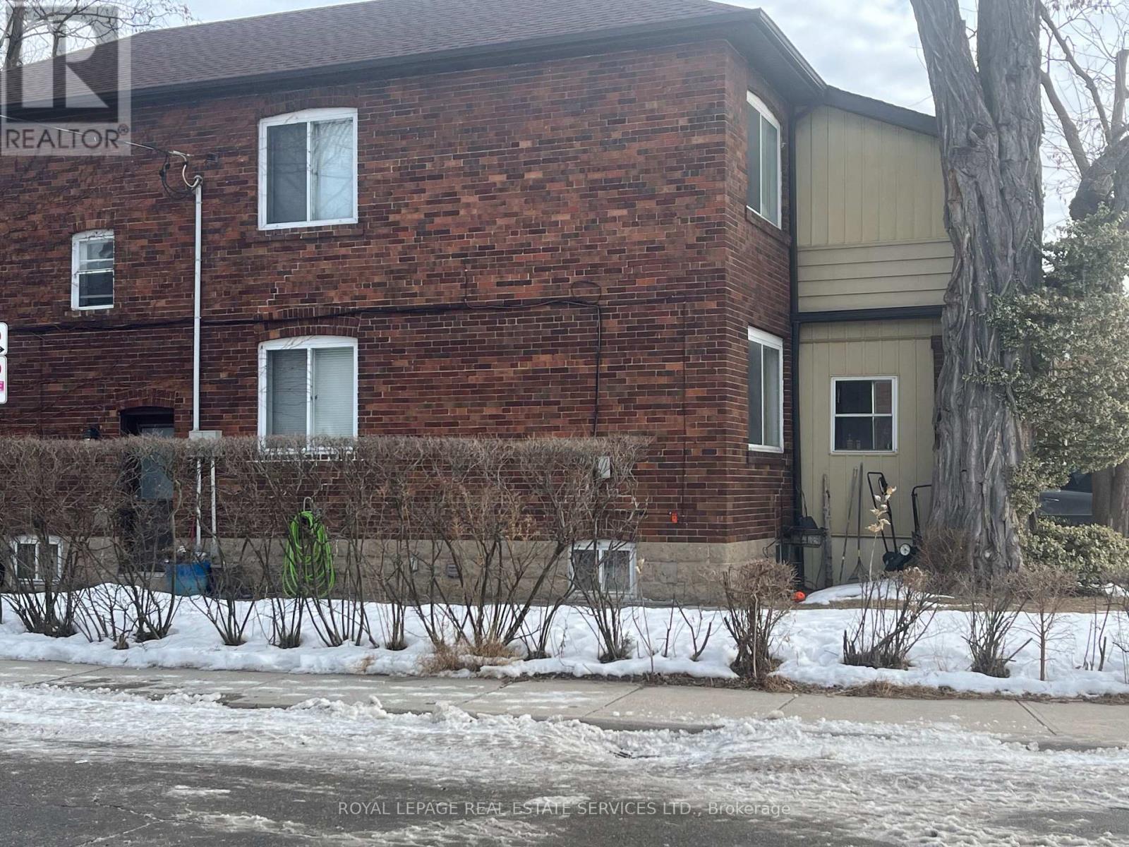 344-346 St. John Road W Property Photo 3