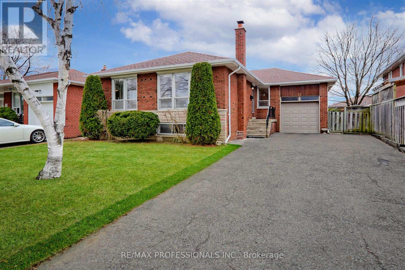 17 Guernsey Drive Property Photo 1