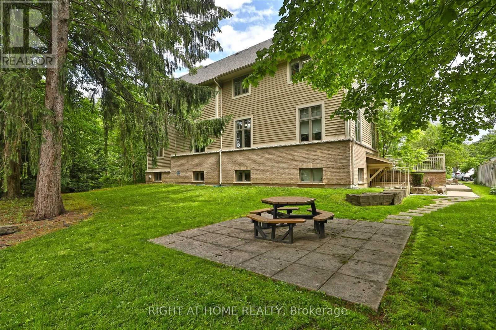 Main Floor 100 - 1440 Hurontario Street Property Photo 10