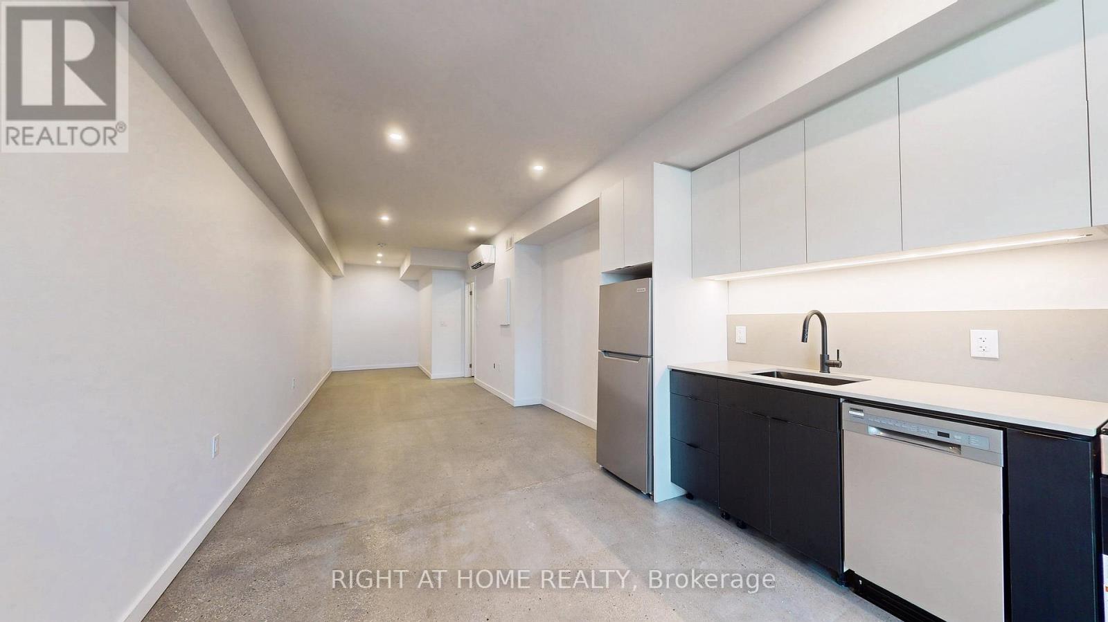 Unit 2 - 3122 Dundas Street W Property Photo 2