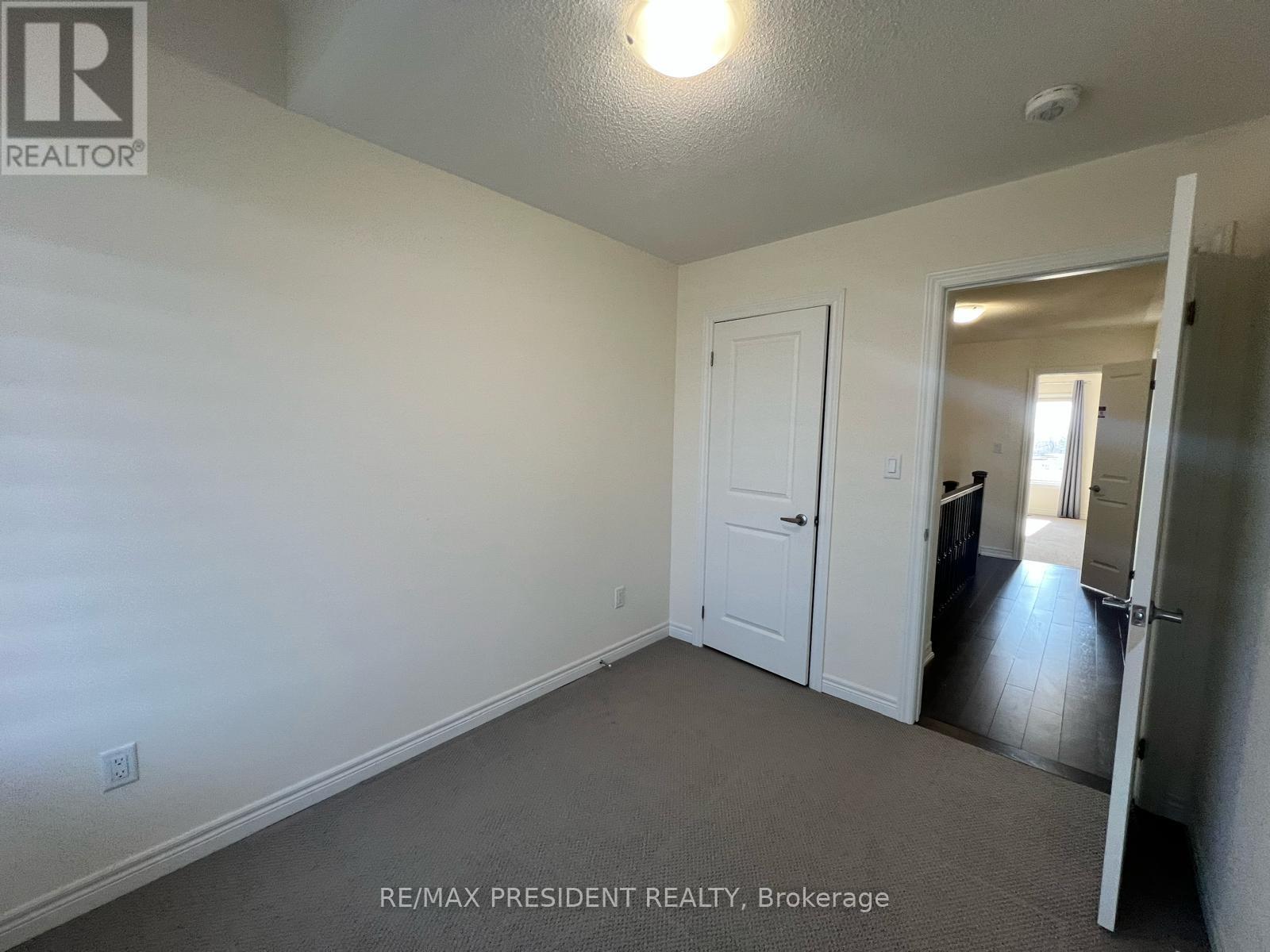24 Skyridge Drive Property Photo 6