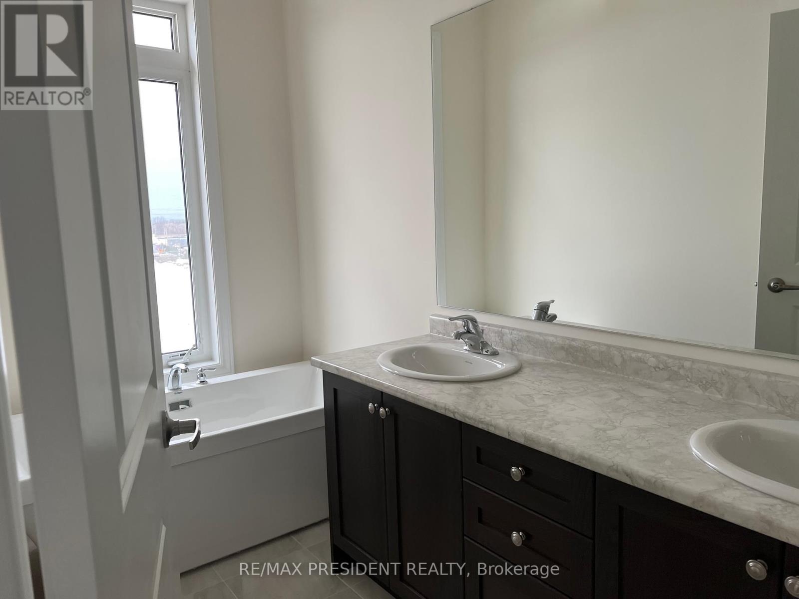 24 Skyridge Drive Property Photo 18