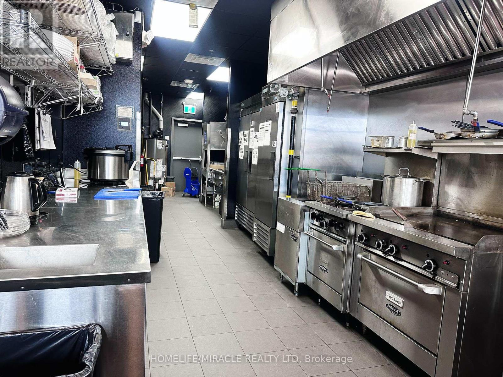 31 Rexdale Boulevard Property Photo 6