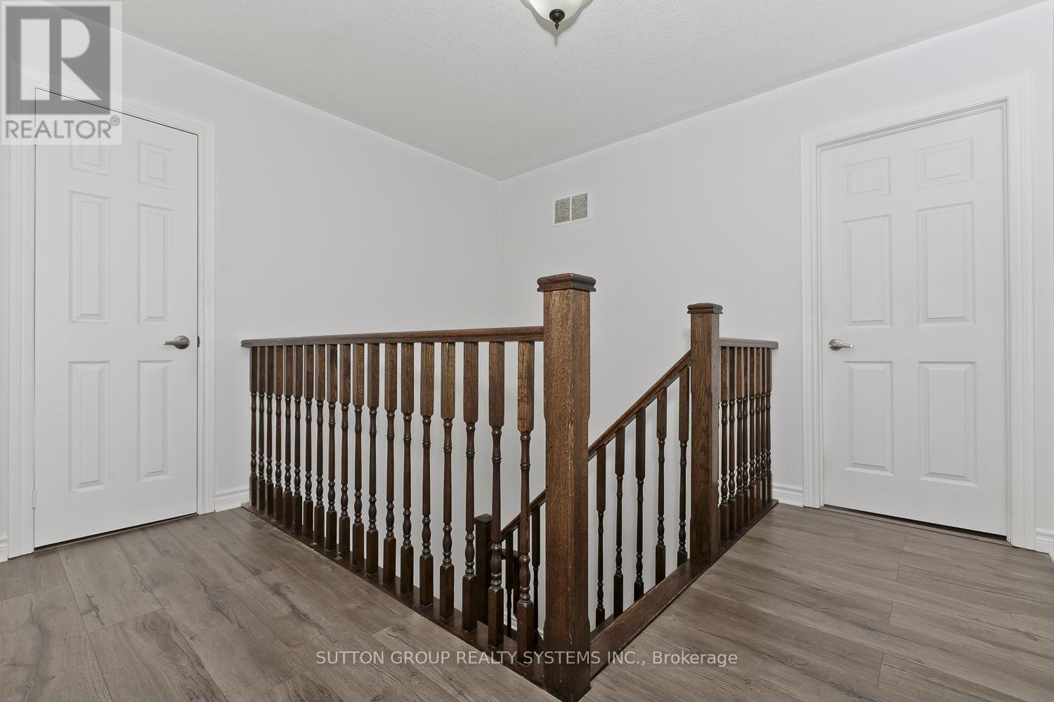 355 Hobbs Crescent Property Photo 17