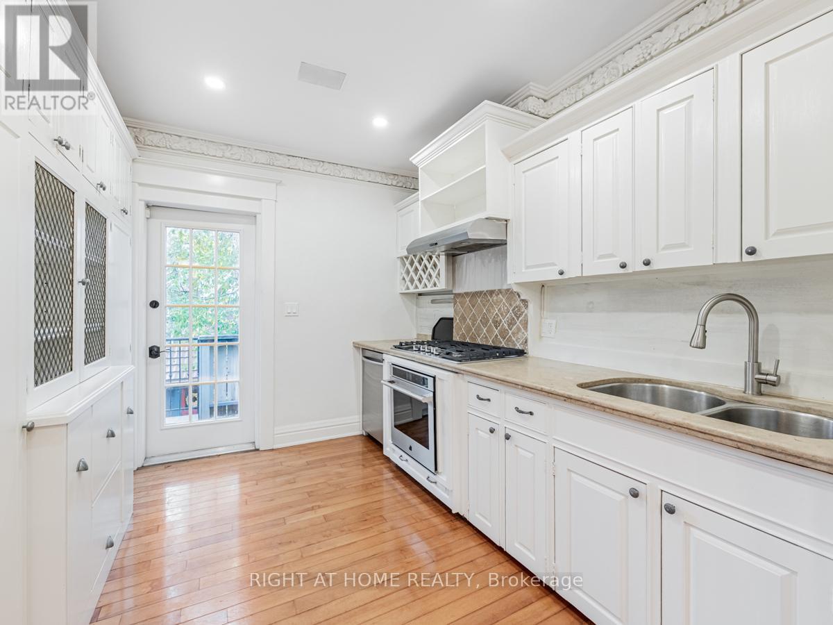547 Saint Clarens Avenue Property Photo 17