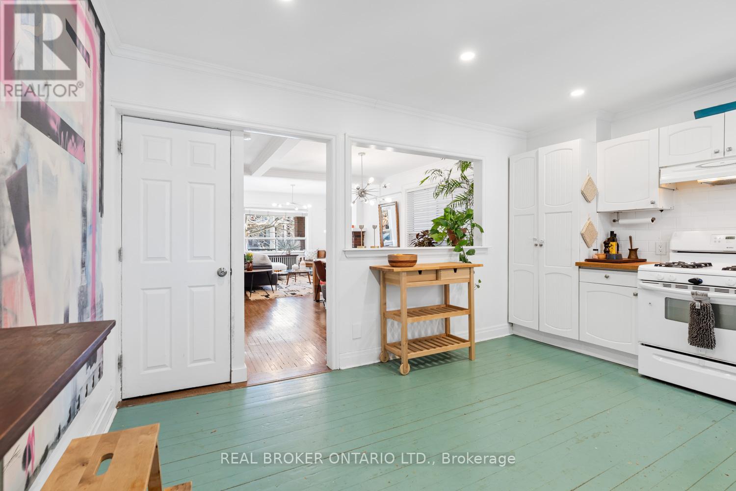 130 Harvie Avenue Property Photo 12