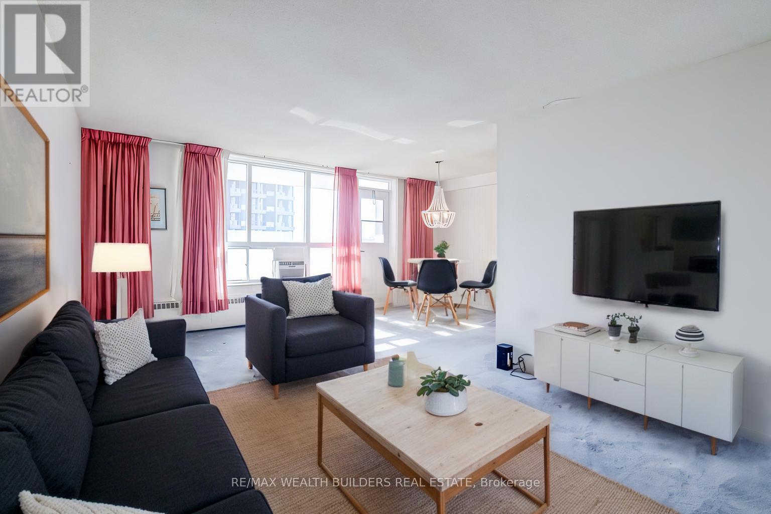 810 - 65 Southport Street Property Photo 1