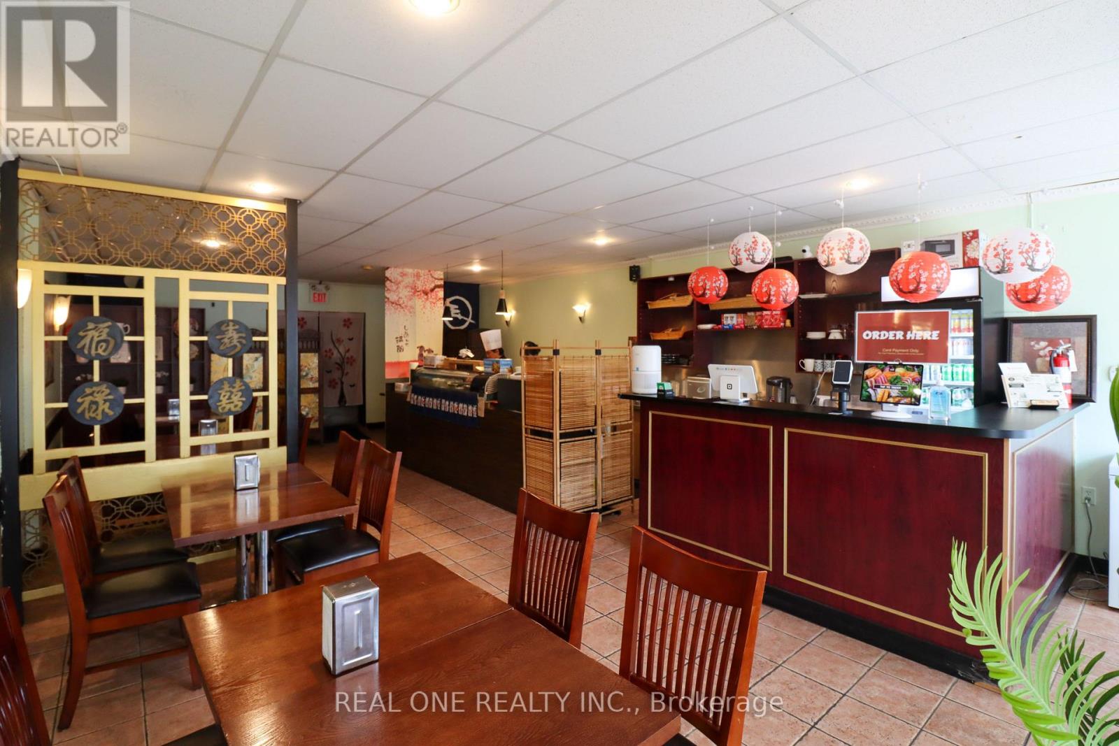 10 Mill Street E Property Photo 3