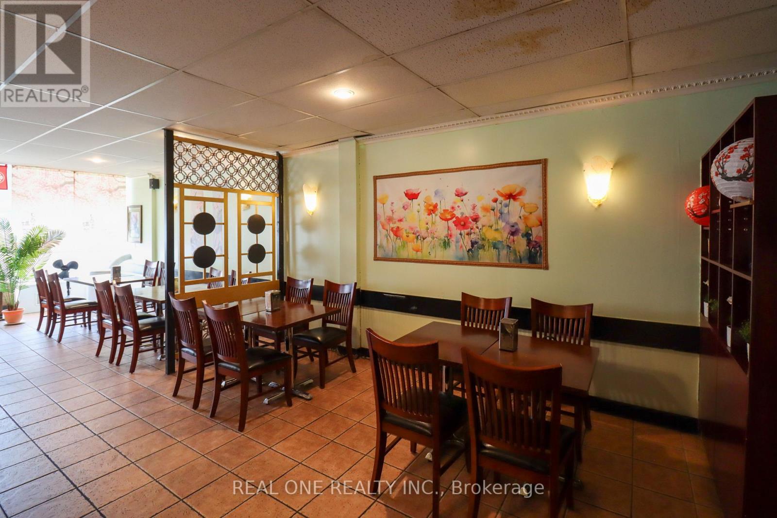 10 Mill Street E Property Photo 5