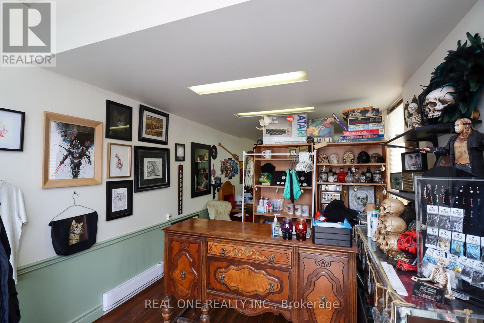 10 Mill Street E Property Photo 7